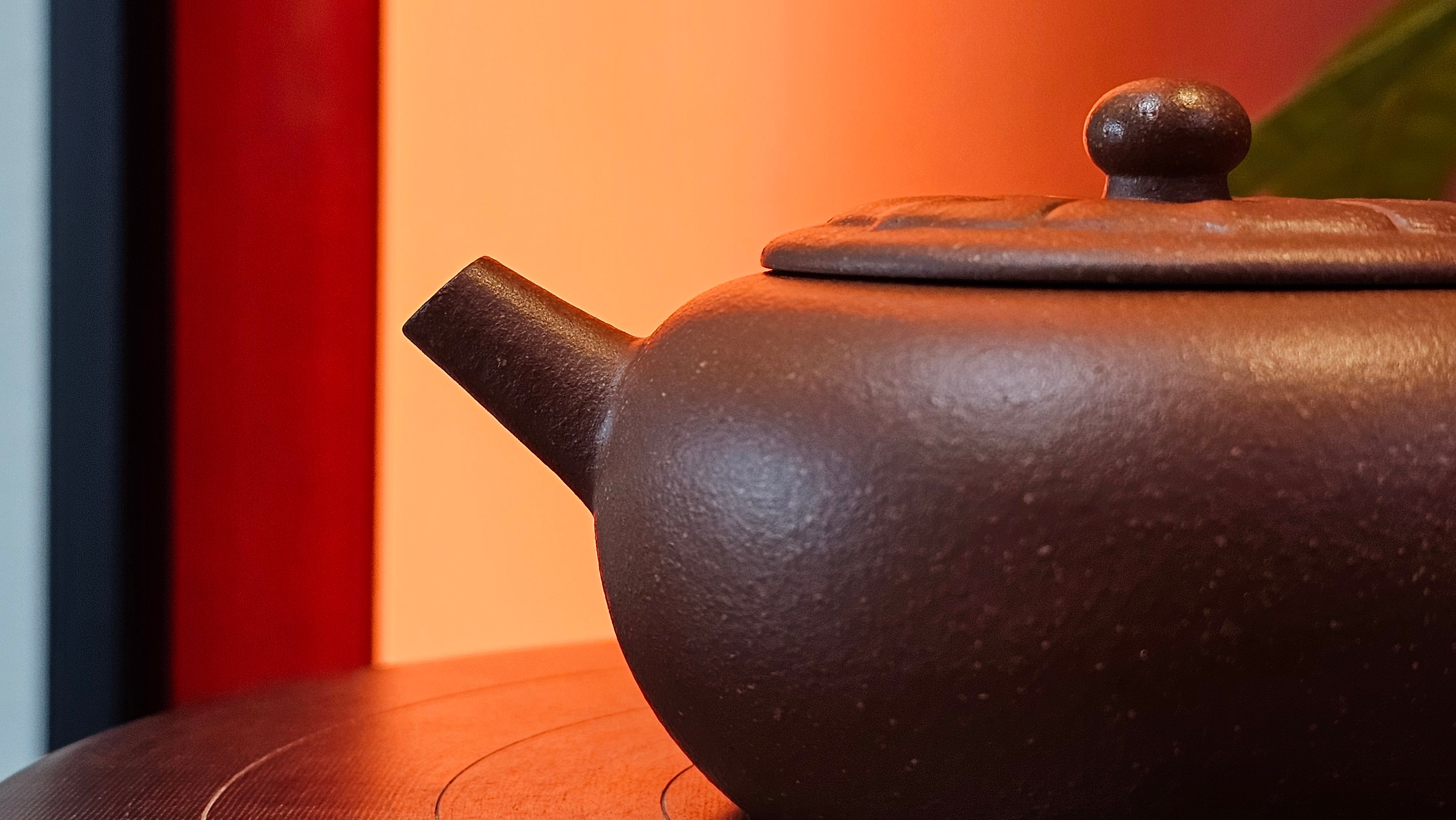 Lian Pu《莲蒲》, 162.8ml, Hong Jiang Po Ni 红降坡泥, by Craftsman Yang Pin Ting 杨聘婷 ~!Congratulations to Ms J.F.! 2007hrs 16th Nov 2025, New York, NY!