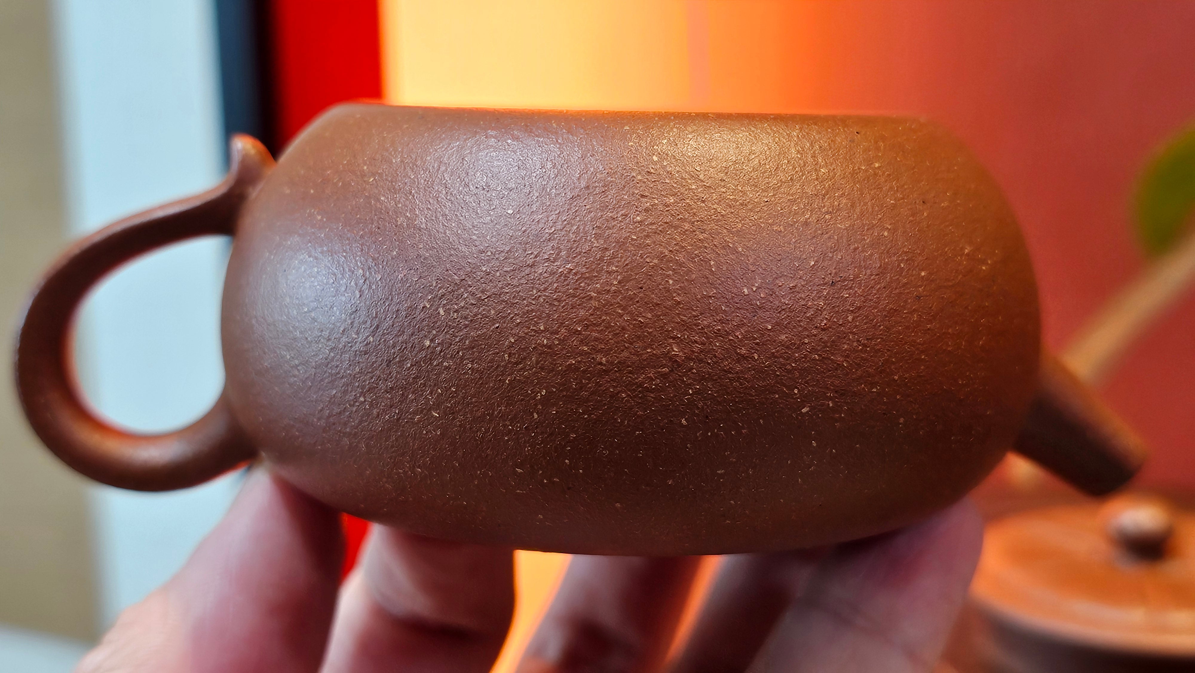 Lian Pu《莲蒲》, 162.8ml, Hong Jiang Po Ni 红降坡泥, by Craftsman Yang Pin Ting 杨聘婷 ~!Congratulations to Ms J.F.! 2007hrs 16th Nov 2025, New York, NY!