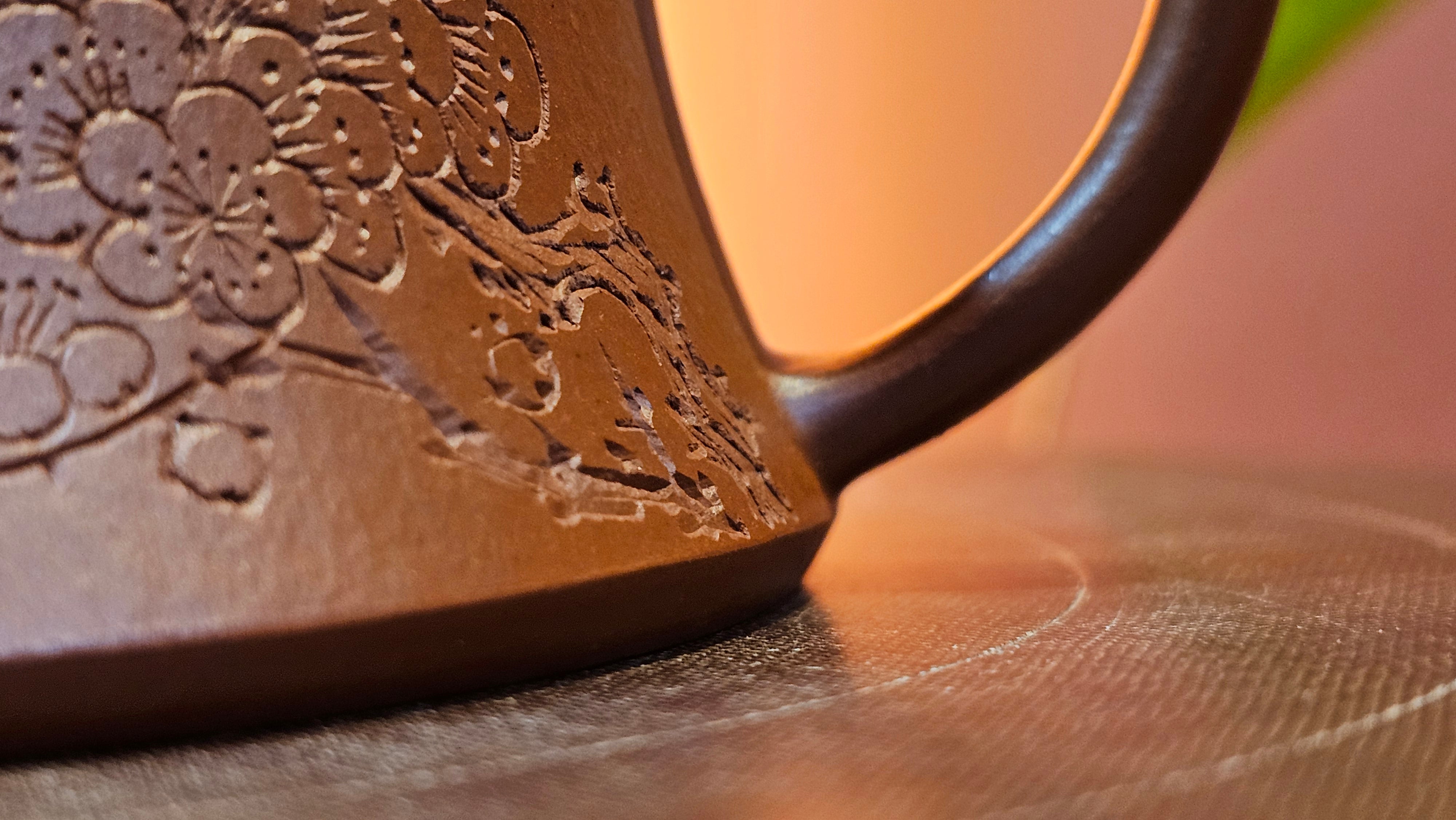 Yun Zhu 云柱 "Pillar of the Heavens", 130.1ml, Xiao Mei Yao Zhu Ni, by Craftsman Wang Hui 王慧 ~ "梅开五福" and Plum Blossoms Engraving by Craftsman Yi De Shu 一德书 ~ Congratulations to Mr L.Q.! 1839hrs 31st Oct 2025, Pender Island! Canada🇨🇦!