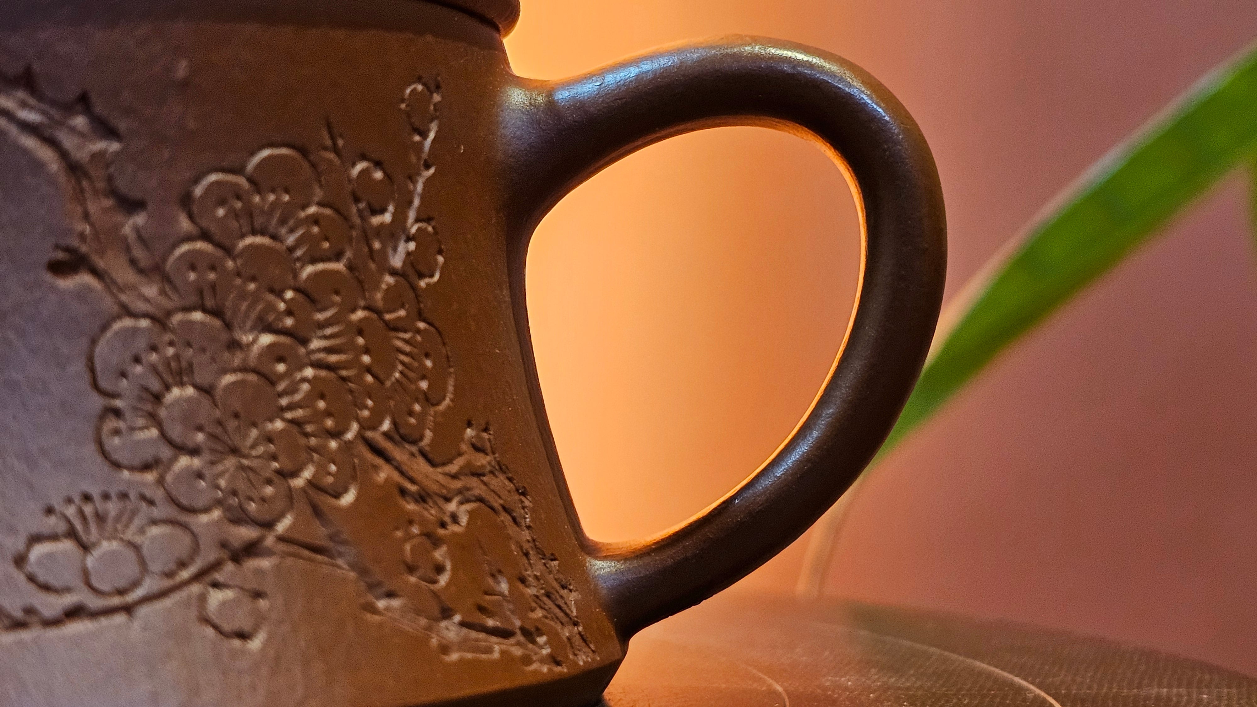 Yun Zhu 云柱 "Pillar of the Heavens", 130.1ml, Xiao Mei Yao Zhu Ni, by Craftsman Wang Hui 王慧 ~ "梅开五福" and Plum Blossoms Engraving by Craftsman Yi De Shu 一德书 ~ Congratulations to Mr L.Q.! 1839hrs 31st Oct 2025, Pender Island! Canada🇨🇦!