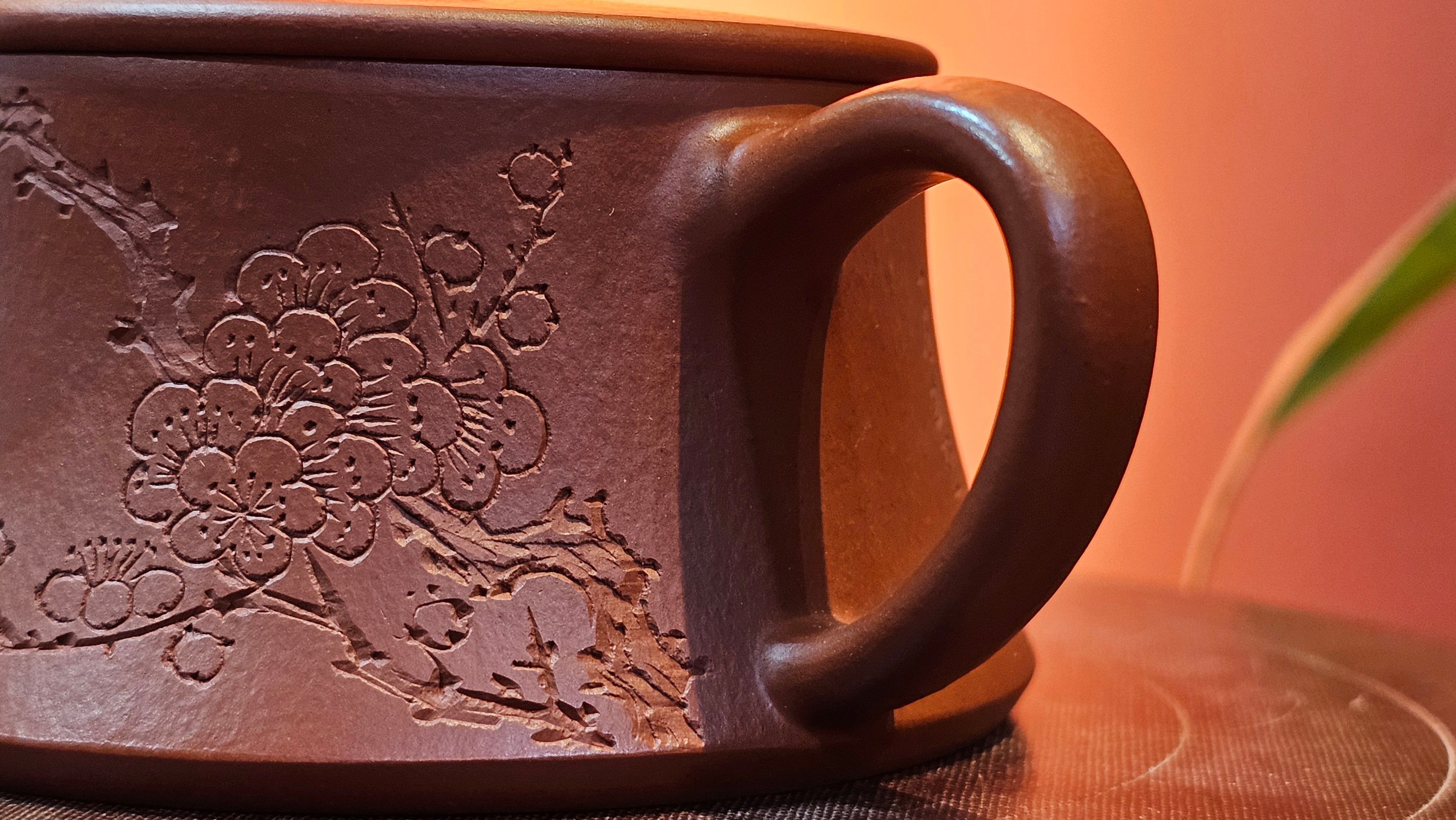 Yun Zhu 云柱 "Pillar of the Heavens", 130.1ml, Xiao Mei Yao Zhu Ni, by Craftsman Wang Hui 王慧 ~ "梅开五福" and Plum Blossoms Engraving by Craftsman Yi De Shu 一德书 ~ Congratulations to Mr L.Q.! 1839hrs 31st Oct 2025, Pender Island! Canada🇨🇦!