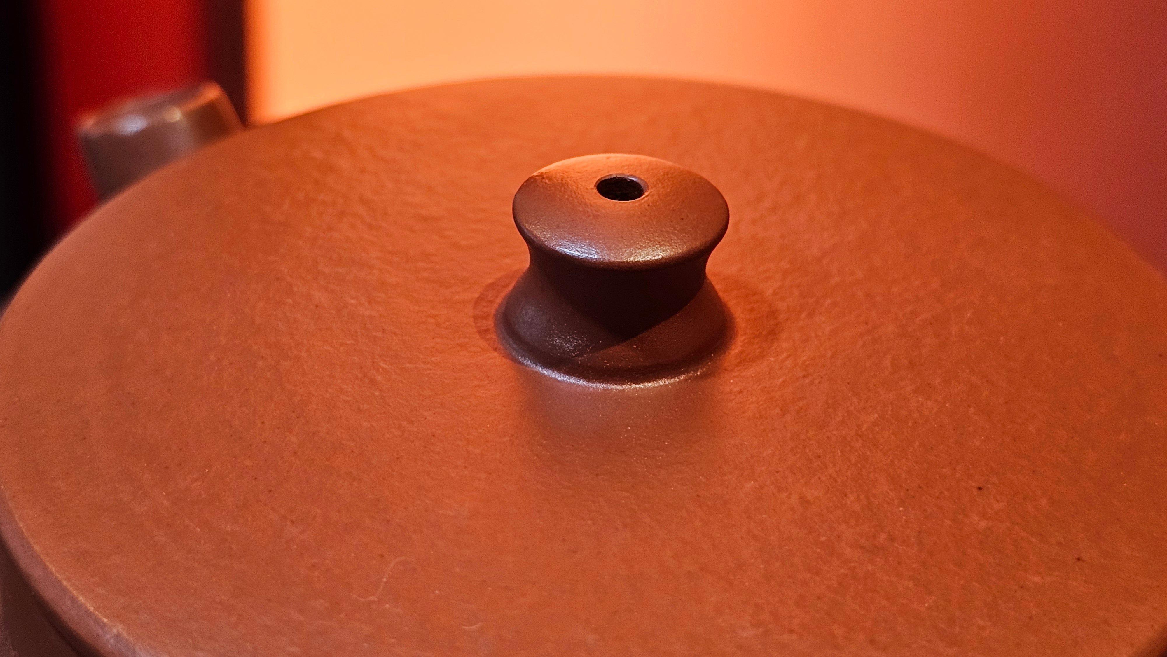 Yun Zhu 云柱 "Pillar of the Heavens", 130.1ml, Xiao Mei Yao Zhu Ni, by Craftsman Wang Hui 王慧 ~ "梅开五福" and Plum Blossoms Engraving by Craftsman Yi De Shu 一德书 ~ Congratulations to Mr L.Q.! 1839hrs 31st Oct 2025, Pender Island! Canada🇨🇦!