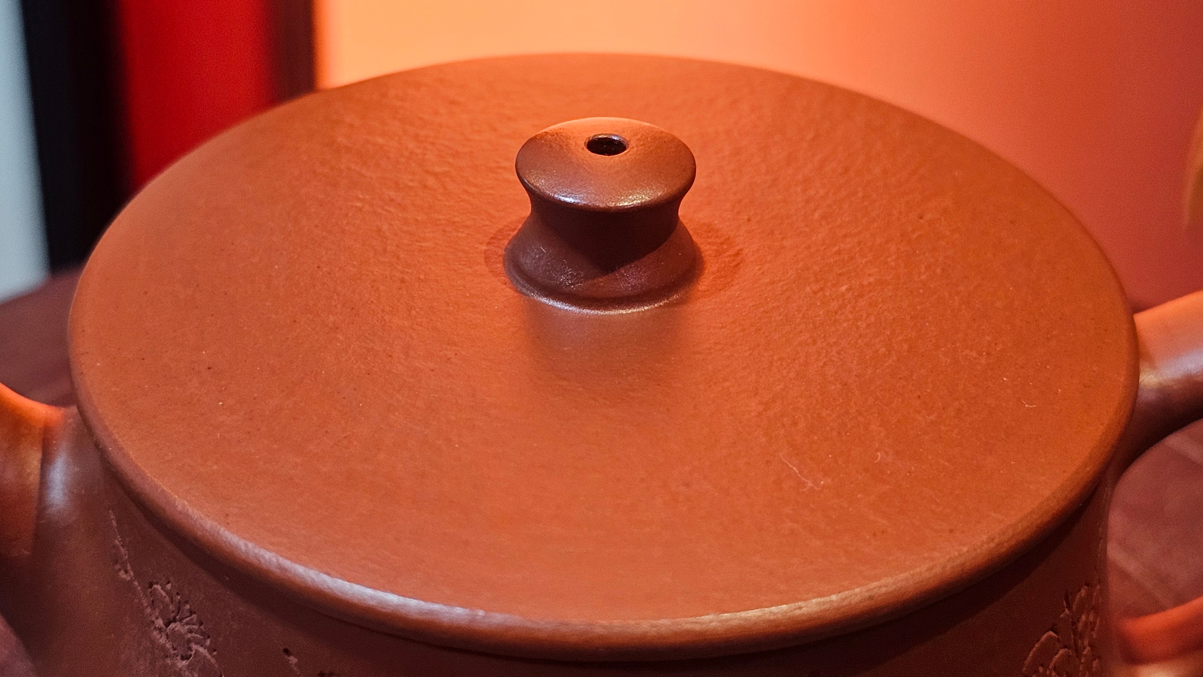 Yun Zhu 云柱 "Pillar of the Heavens", 130.1ml, Xiao Mei Yao Zhu Ni, by Craftsman Wang Hui 王慧 ~ "梅开五福" and Plum Blossoms Engraving by Craftsman Yi De Shu 一德书 ~ Congratulations to Mr L.Q.! 1839hrs 31st Oct 2025, Pender Island! Canada🇨🇦!