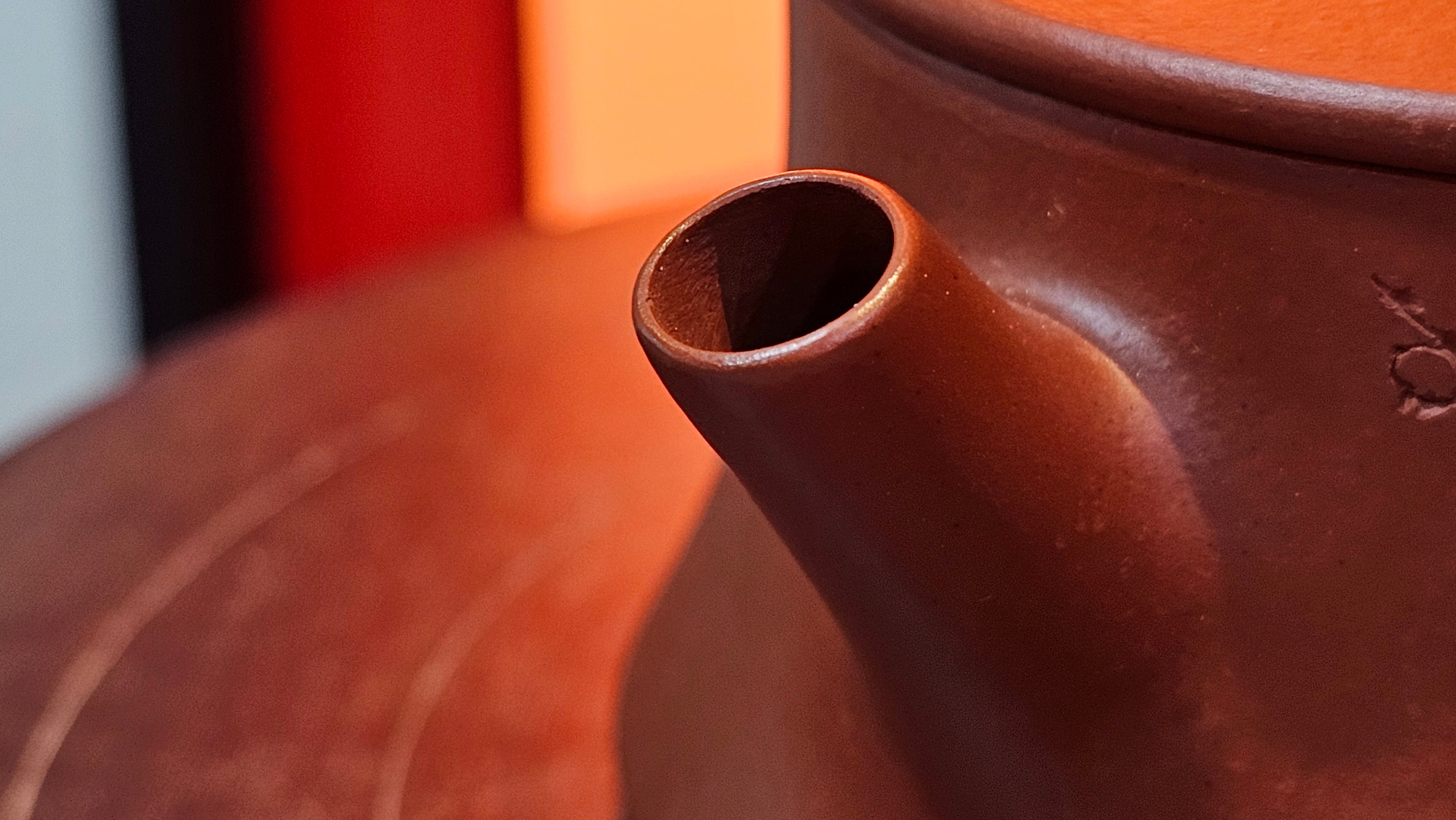 Yun Zhu 云柱 "Pillar of the Heavens", 130.1ml, Xiao Mei Yao Zhu Ni, by Craftsman Wang Hui 王慧 ~ "梅开五福" and Plum Blossoms Engraving by Craftsman Yi De Shu 一德书 ~ Congratulations to Mr L.Q.! 1839hrs 31st Oct 2025, Pender Island! Canada🇨🇦!