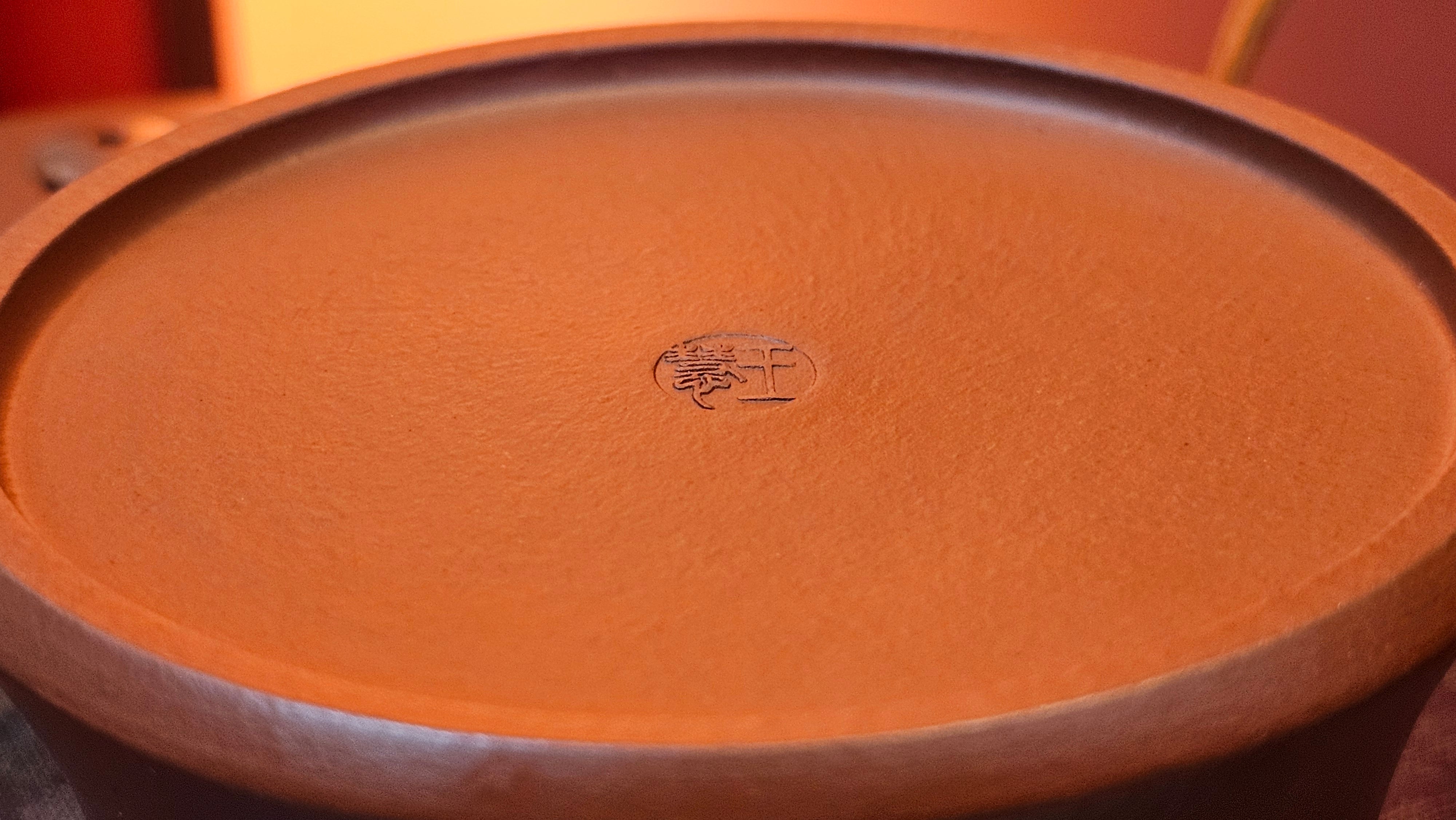 Yun Zhu 云柱 "Pillar of the Heavens", 130.1ml, Xiao Mei Yao Zhu Ni, by Craftsman Wang Hui 王慧 ~ "梅开五福" and Plum Blossoms Engraving by Craftsman Yi De Shu 一德书 ~ Congratulations to Mr L.Q.! 1839hrs 31st Oct 2025, Pender Island! Canada🇨🇦!