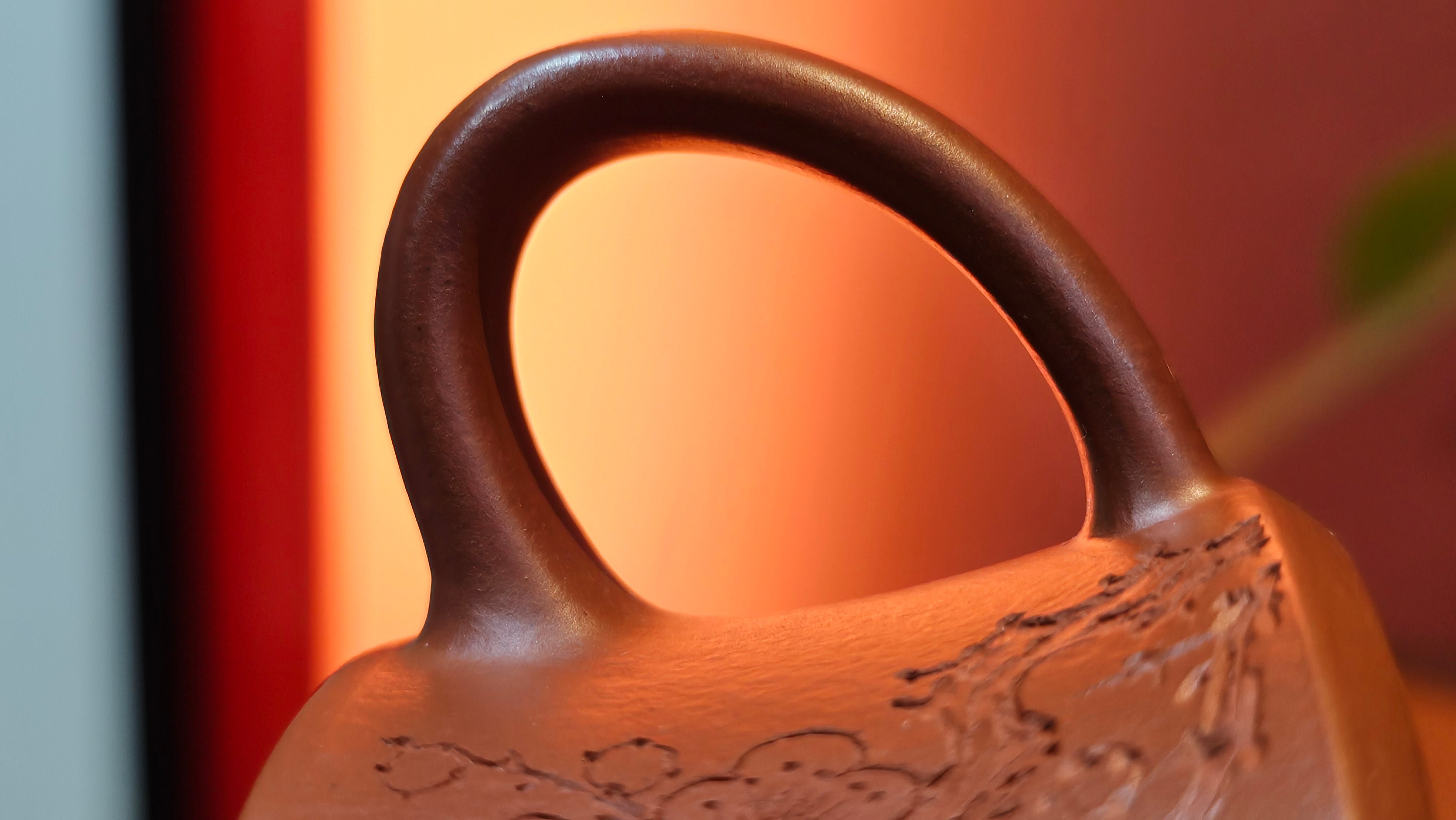 Yun Zhu 云柱 "Pillar of the Heavens", 130.1ml, Xiao Mei Yao Zhu Ni, by Craftsman Wang Hui 王慧 ~ "梅开五福" and Plum Blossoms Engraving by Craftsman Yi De Shu 一德书 ~ Congratulations to Mr L.Q.! 1839hrs 31st Oct 2025, Pender Island! Canada🇨🇦!