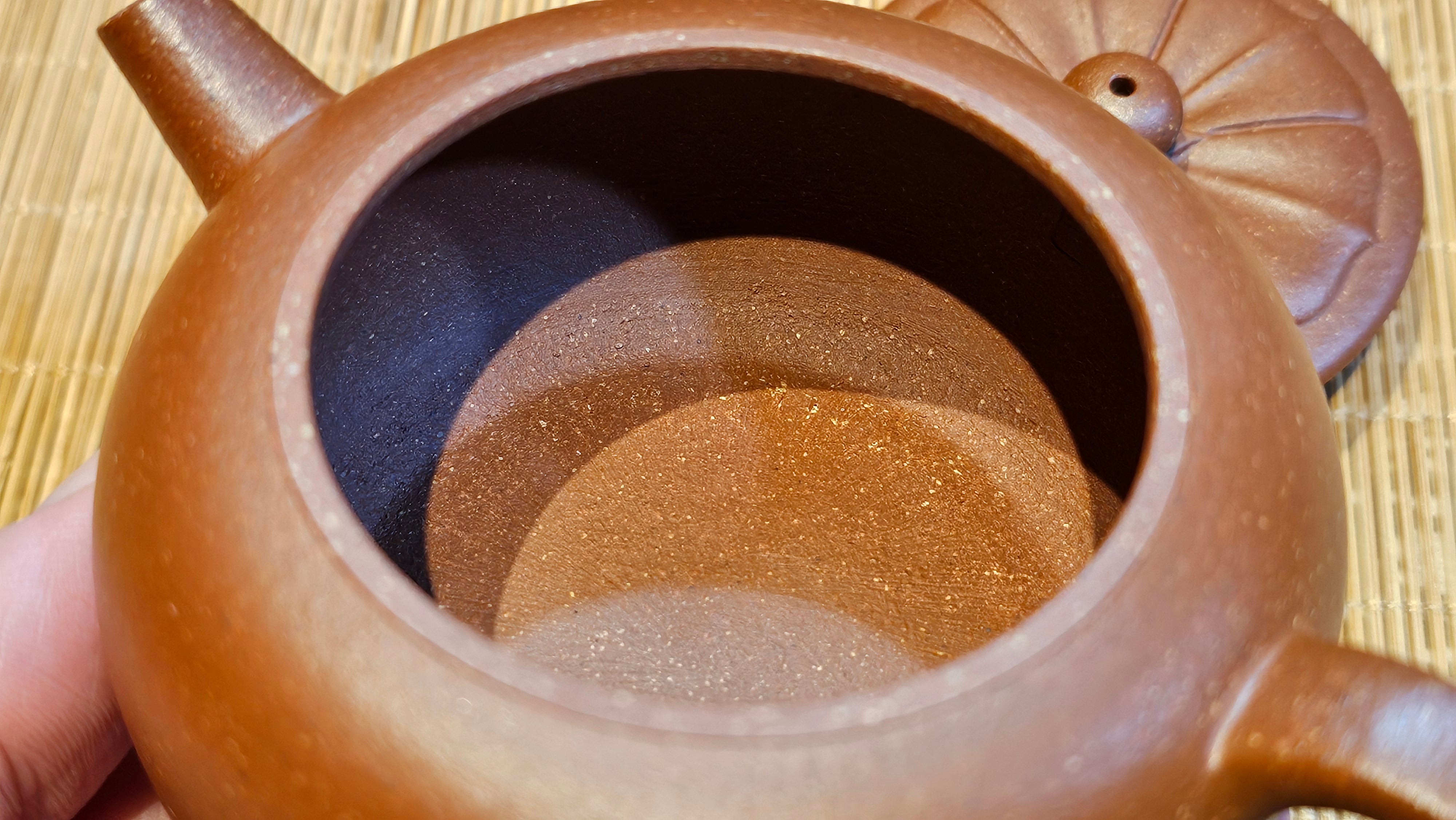 Lian Pu《莲蒲》, 162.8ml, Hong Jiang Po Ni 红降坡泥, by Craftsman Yang Pin Ting 杨聘婷 ~!Congratulations to Ms J.F.! 2007hrs 16th Nov 2025, New York, NY!