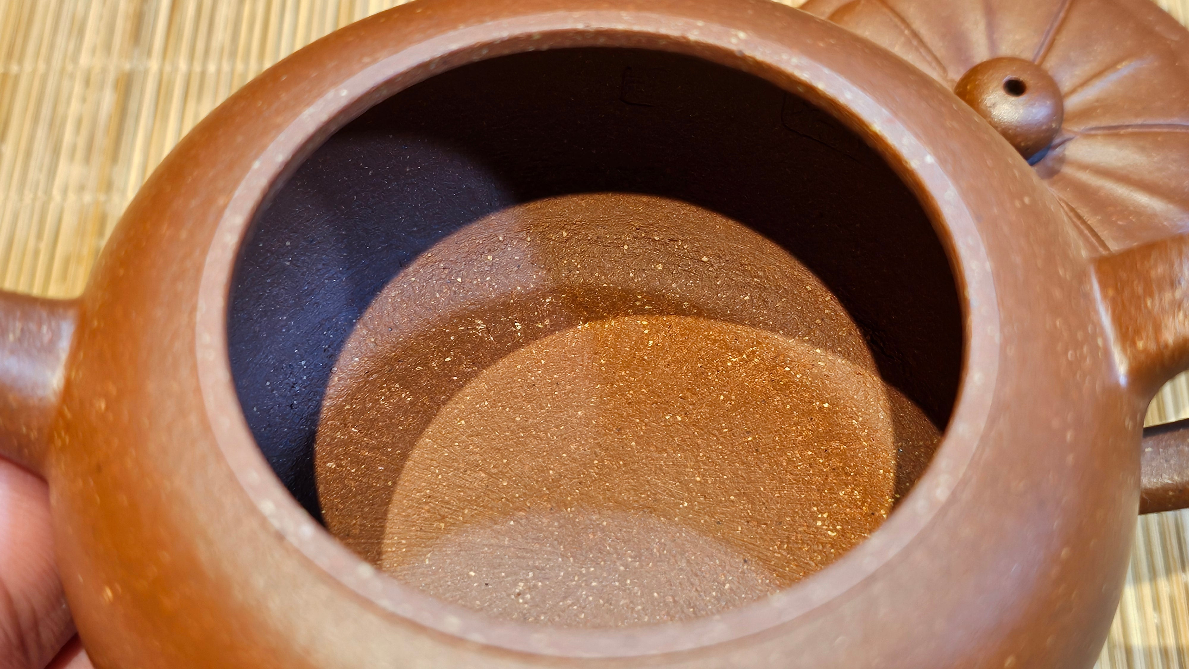 Lian Pu《莲蒲》, 162.8ml, Hong Jiang Po Ni 红降坡泥, by Craftsman Yang Pin Ting 杨聘婷 ~!Congratulations to Ms J.F.! 2007hrs 16th Nov 2025, New York, NY!