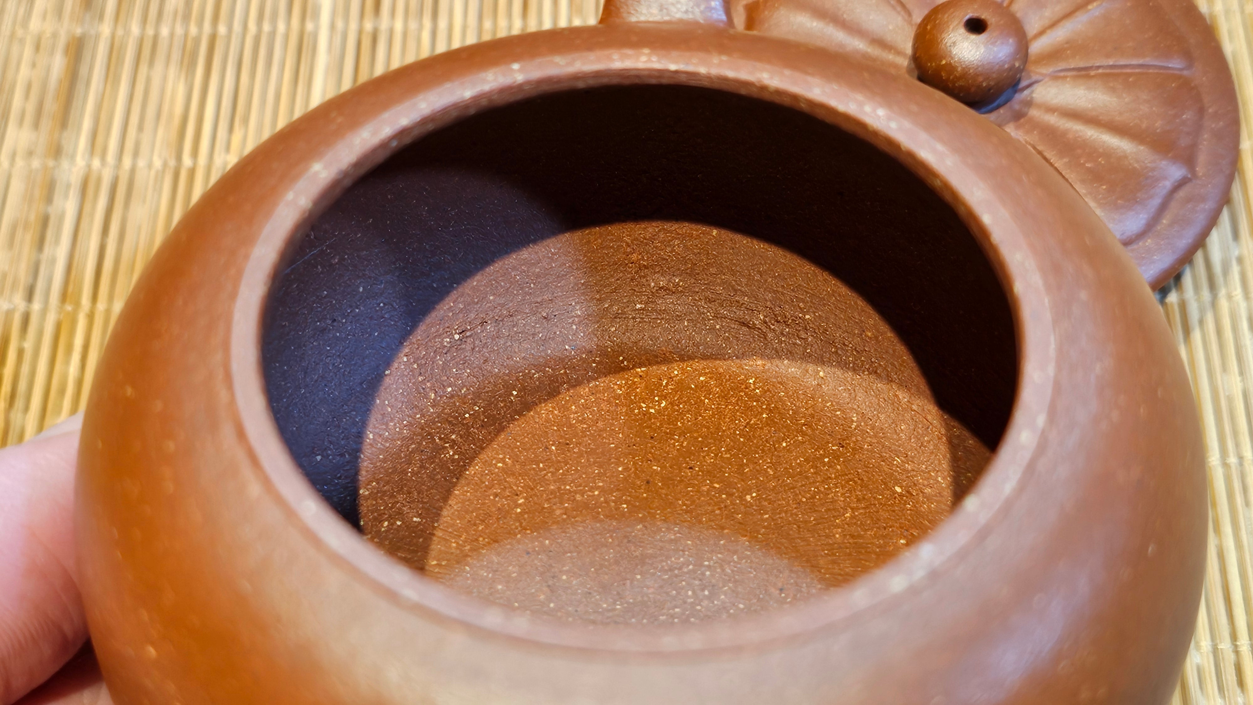 Lian Pu《莲蒲》, 162.8ml, Hong Jiang Po Ni 红降坡泥, by Craftsman Yang Pin Ting 杨聘婷 ~!Congratulations to Ms J.F.! 2007hrs 16th Nov 2025, New York, NY!