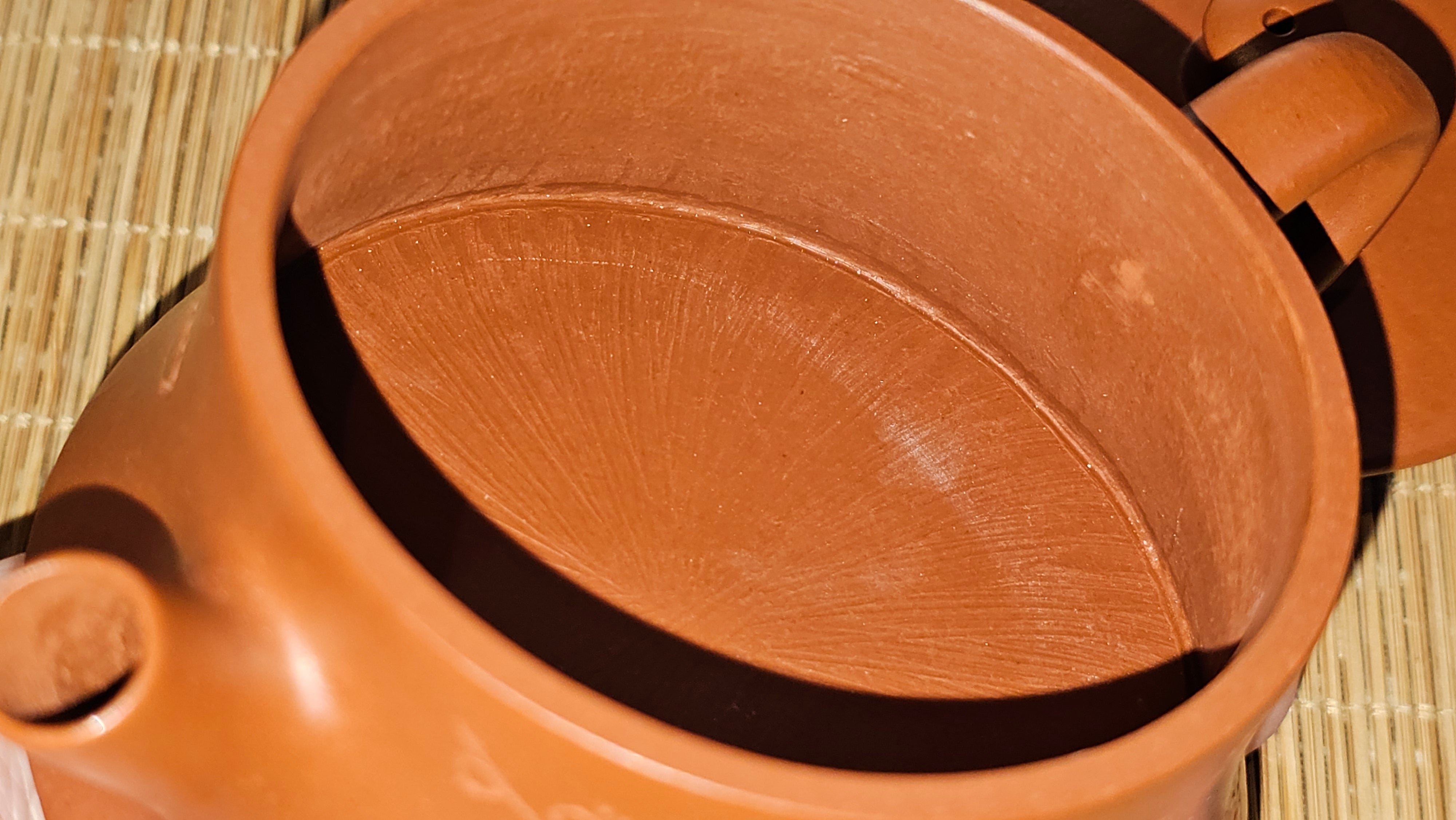 Yun Zhu 云柱 "Pillar of the Heavens", 130.1ml, Xiao Mei Yao Zhu Ni, by Craftsman Wang Hui 王慧 ~ "梅开五福" and Plum Blossoms Engraving by Craftsman Yi De Shu 一德书 ~ Congratulations to Mr L.Q.! 1839hrs 31st Oct 2025, Pender Island! Canada🇨🇦!