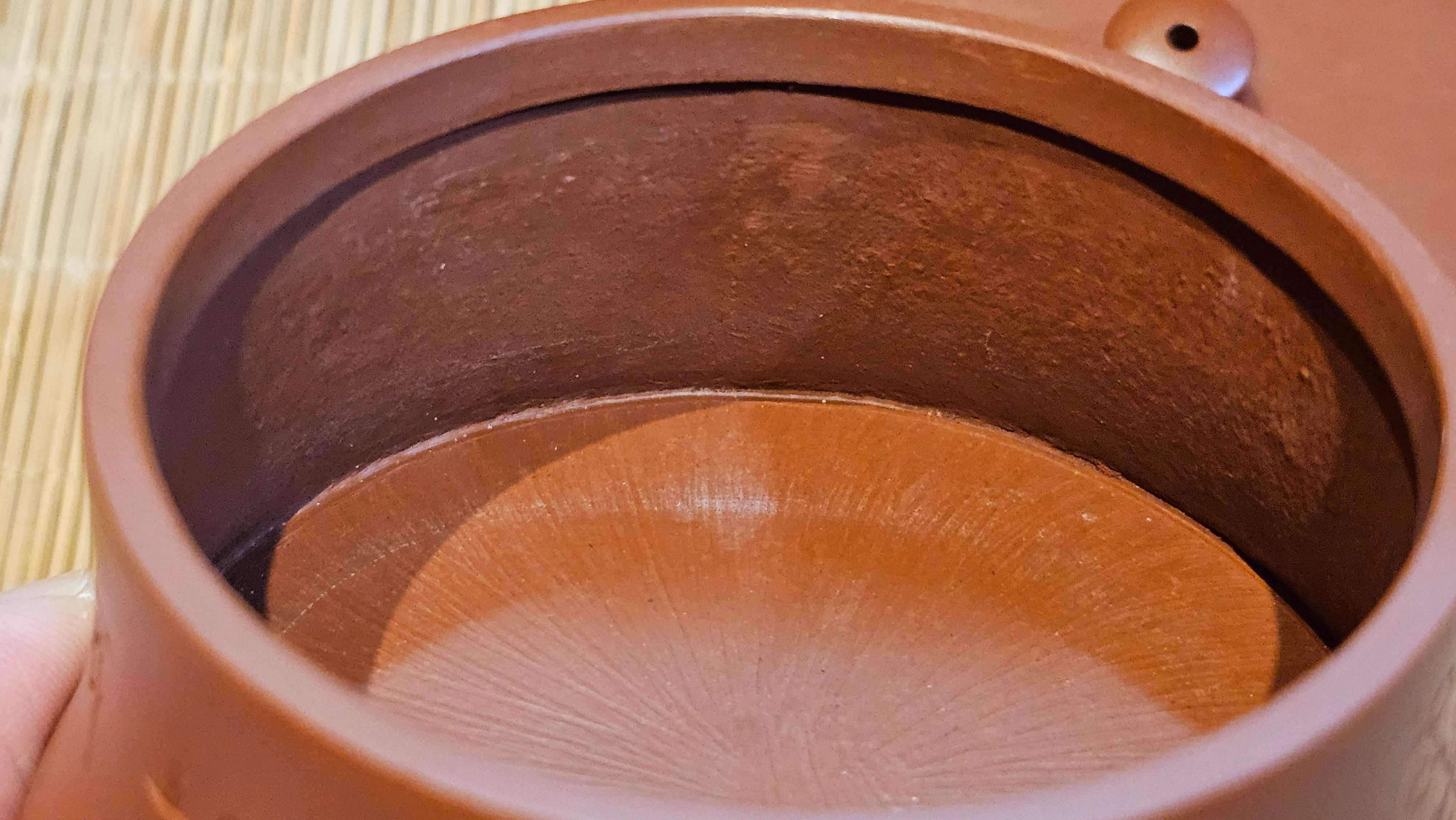 Yun Zhu 云柱 "Pillar of the Heavens", 130.1ml, Xiao Mei Yao Zhu Ni, by Craftsman Wang Hui 王慧 ~ "梅开五福" and Plum Blossoms Engraving by Craftsman Yi De Shu 一德书 ~ Congratulations to Mr L.Q.! 1839hrs 31st Oct 2025, Pender Island! Canada🇨🇦!