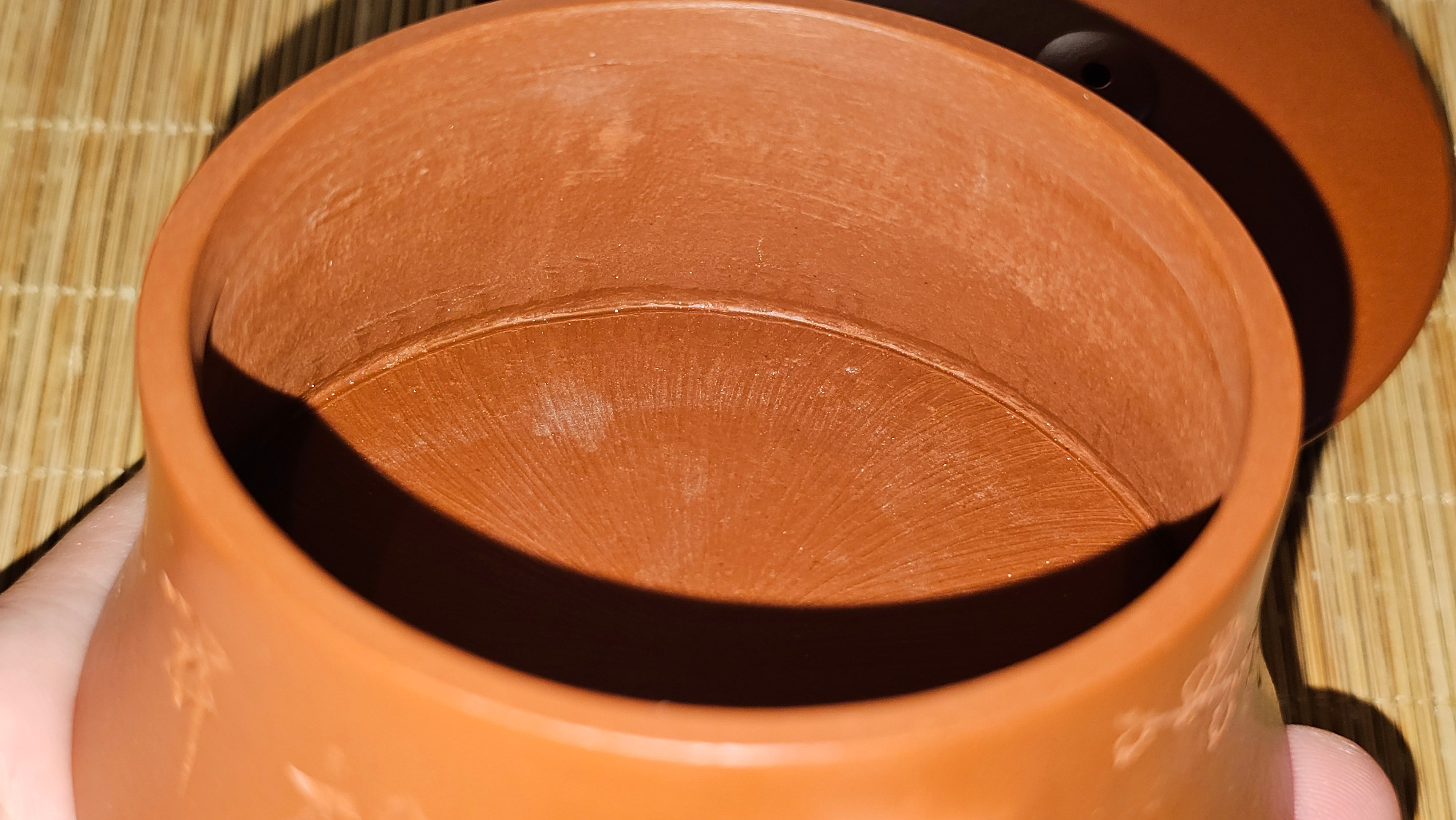 Yun Zhu 云柱 "Pillar of the Heavens", 130.1ml, Xiao Mei Yao Zhu Ni, by Craftsman Wang Hui 王慧 ~ "梅开五福" and Plum Blossoms Engraving by Craftsman Yi De Shu 一德书 ~ Congratulations to Mr L.Q.! 1839hrs 31st Oct 2025, Pender Island! Canada🇨🇦!