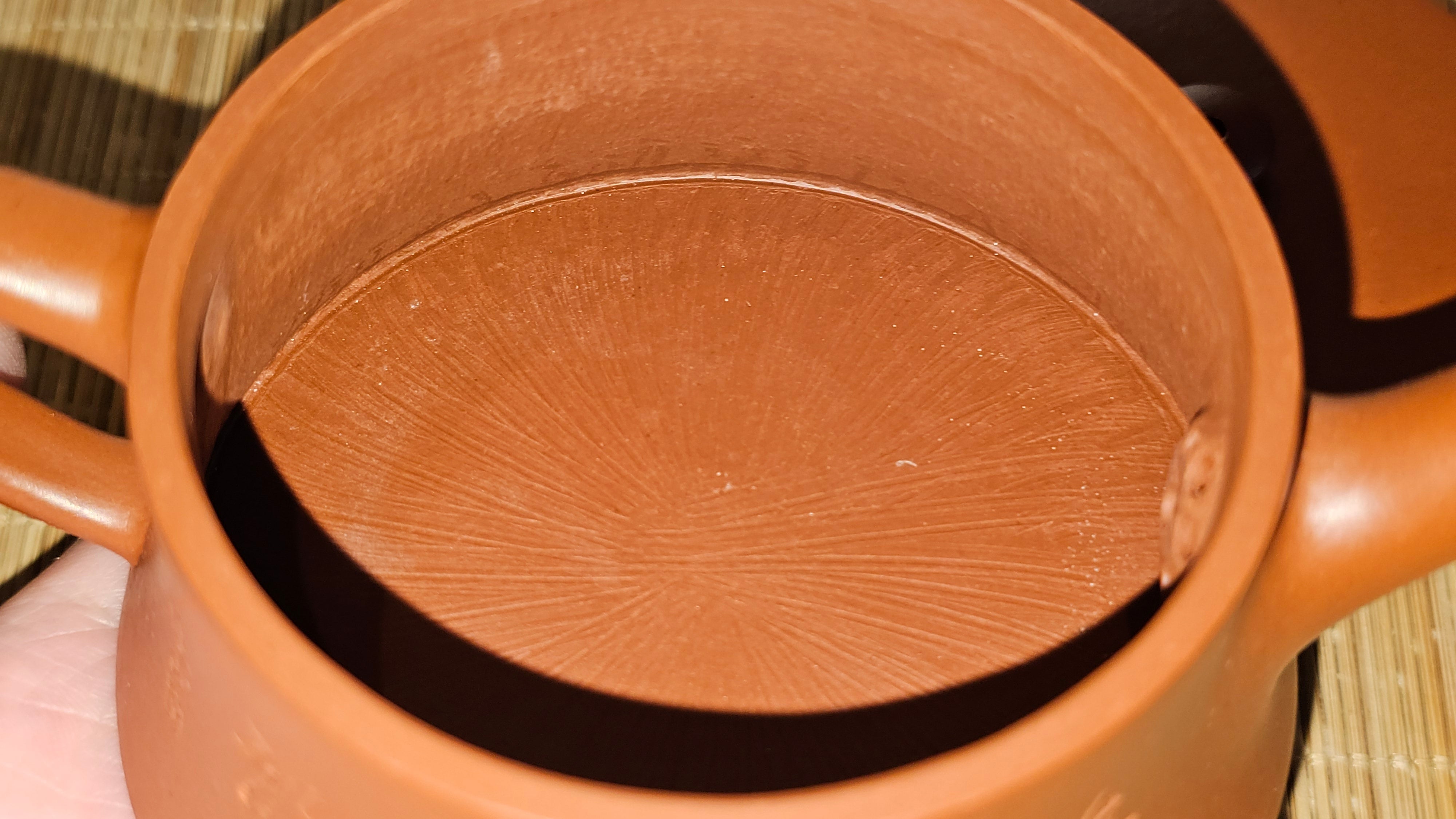 Yun Zhu 云柱 "Pillar of the Heavens", 130.1ml, Xiao Mei Yao Zhu Ni, by Craftsman Wang Hui 王慧 ~ "梅开五福" and Plum Blossoms Engraving by Craftsman Yi De Shu 一德书 ~ Congratulations to Mr L.Q.! 1839hrs 31st Oct 2025, Pender Island! Canada🇨🇦!