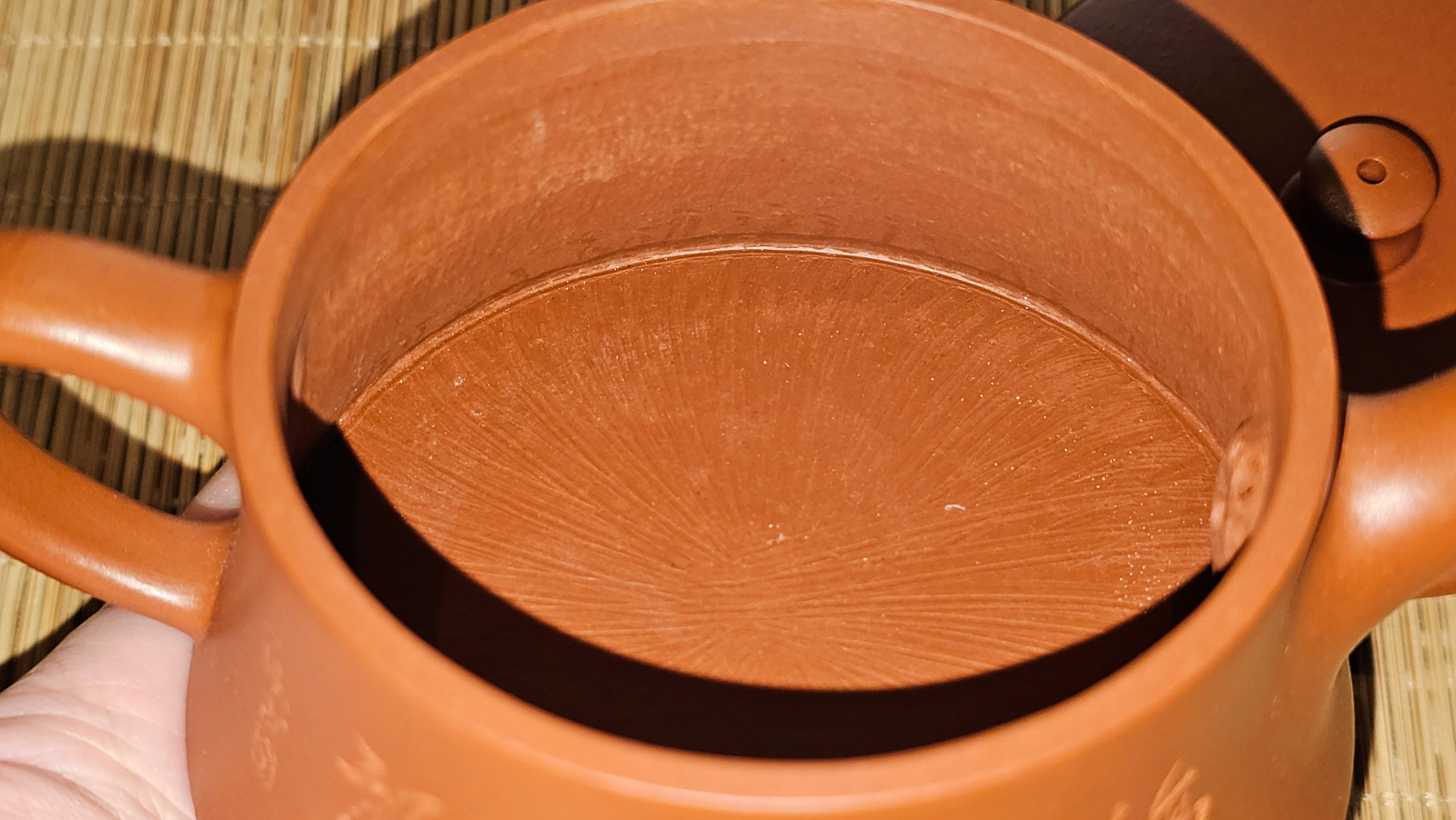 Yun Zhu 云柱 "Pillar of the Heavens", 130.1ml, Xiao Mei Yao Zhu Ni, by Craftsman Wang Hui 王慧 ~ "梅开五福" and Plum Blossoms Engraving by Craftsman Yi De Shu 一德书 ~ Congratulations to Mr L.Q.! 1839hrs 31st Oct 2025, Pender Island! Canada🇨🇦!