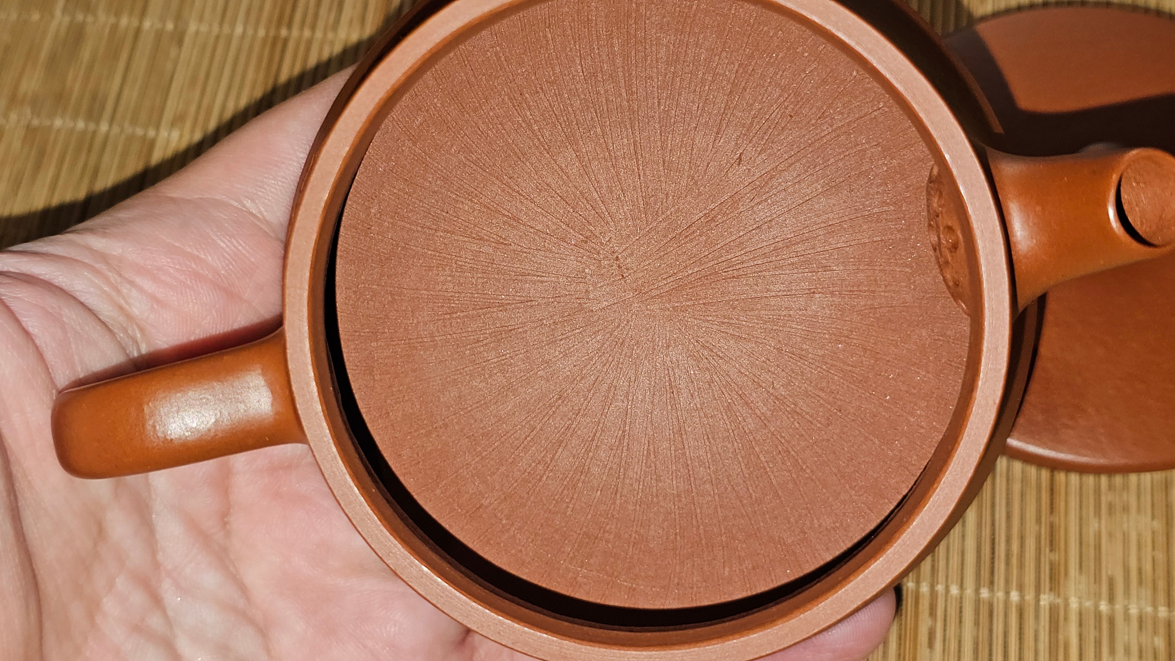 Yun Zhu 云柱 "Pillar of the Heavens", 130.1ml, Xiao Mei Yao Zhu Ni, by Craftsman Wang Hui 王慧 ~ "梅开五福" and Plum Blossoms Engraving by Craftsman Yi De Shu 一德书 ~ Congratulations to Mr L.Q.! 1839hrs 31st Oct 2025, Pender Island! Canada🇨🇦!