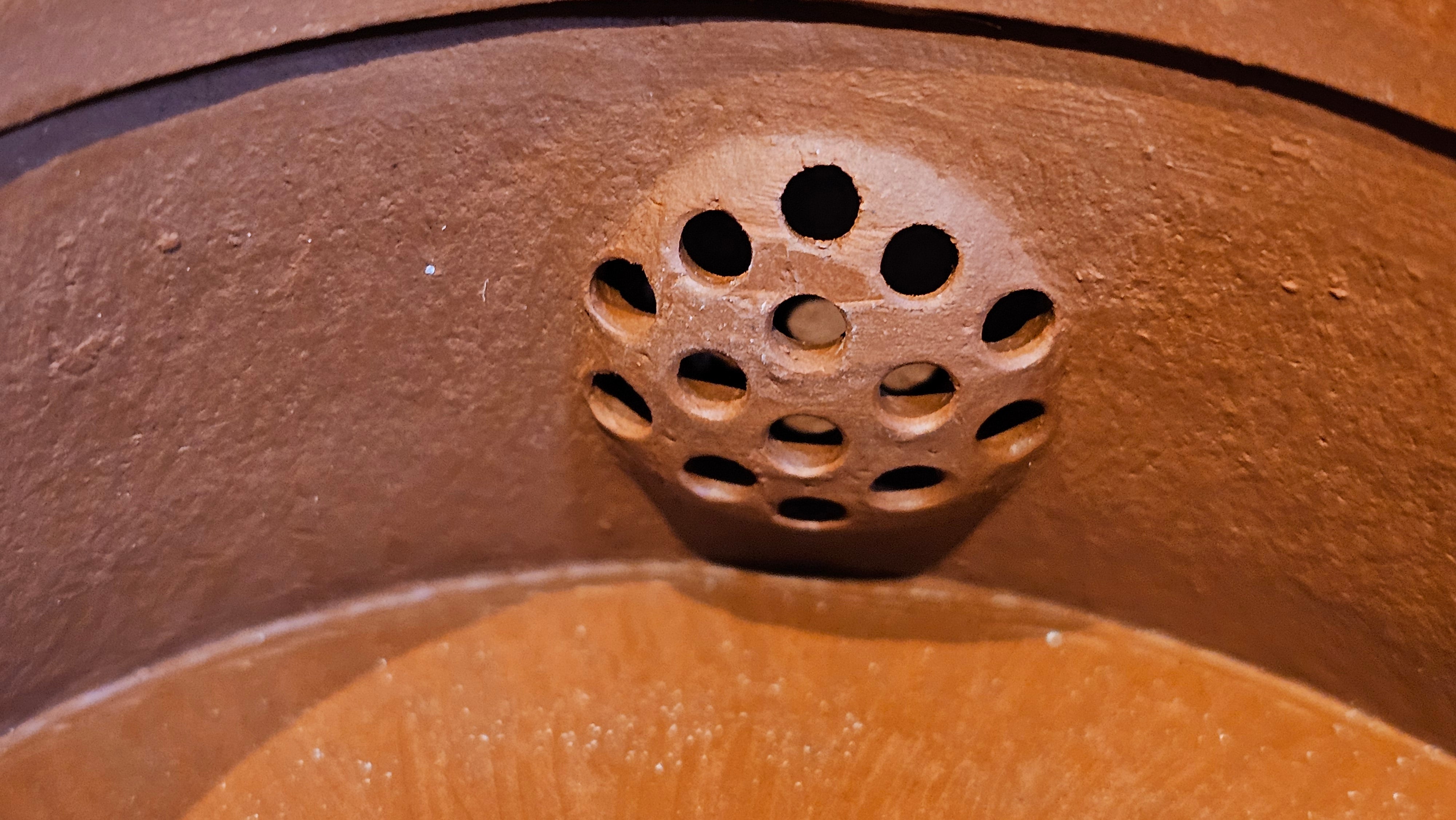 Yun Zhu 云柱 "Pillar of the Heavens", 130.1ml, Xiao Mei Yao Zhu Ni, by Craftsman Wang Hui 王慧 ~ "梅开五福" and Plum Blossoms Engraving by Craftsman Yi De Shu 一德书 ~ Congratulations to Mr L.Q.! 1839hrs 31st Oct 2025, Pender Island! Canada🇨🇦!