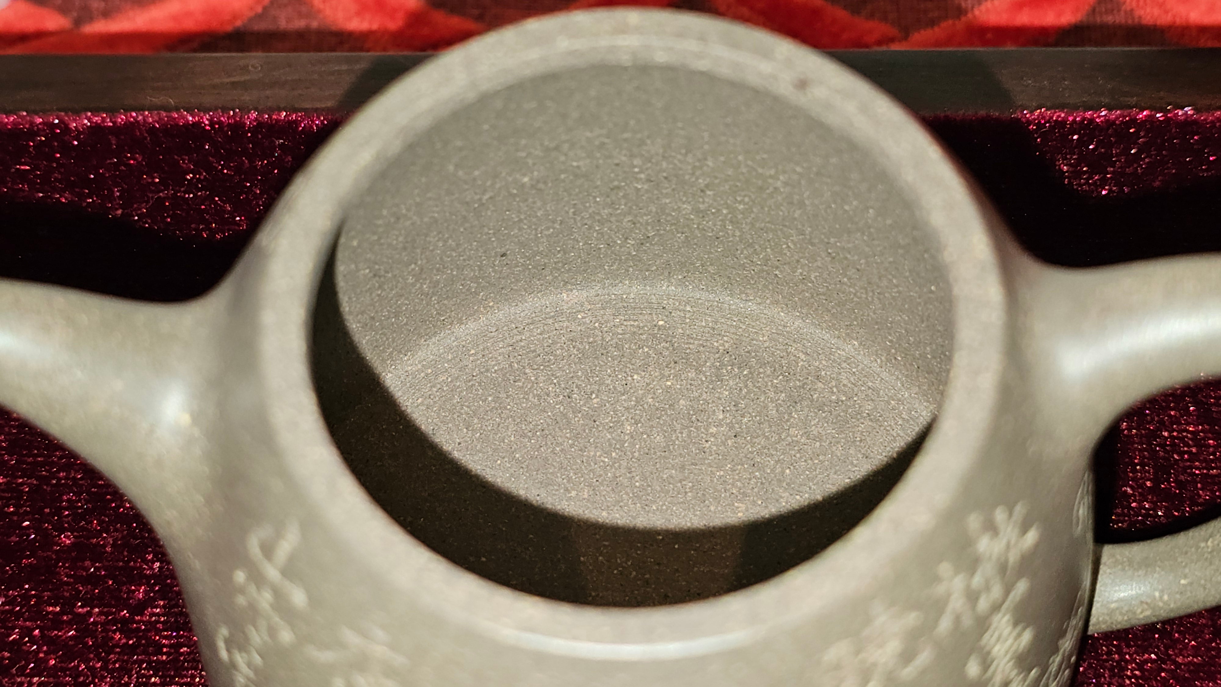 《秦权》"Qin Quan", 155.9ml, by L4 Assoc Master Artist Zhang Ke, Using Our Cao Family's Famous Qing Hui Duan Ni ~ Used and Endorsed by Premier Master Cao An Xiang 紫砂香炉一人曹安祥 ~ Congrats to Kungfu Master Mr J.G.! 1236hrs 31st Oct 2025, New Orleans, LA!