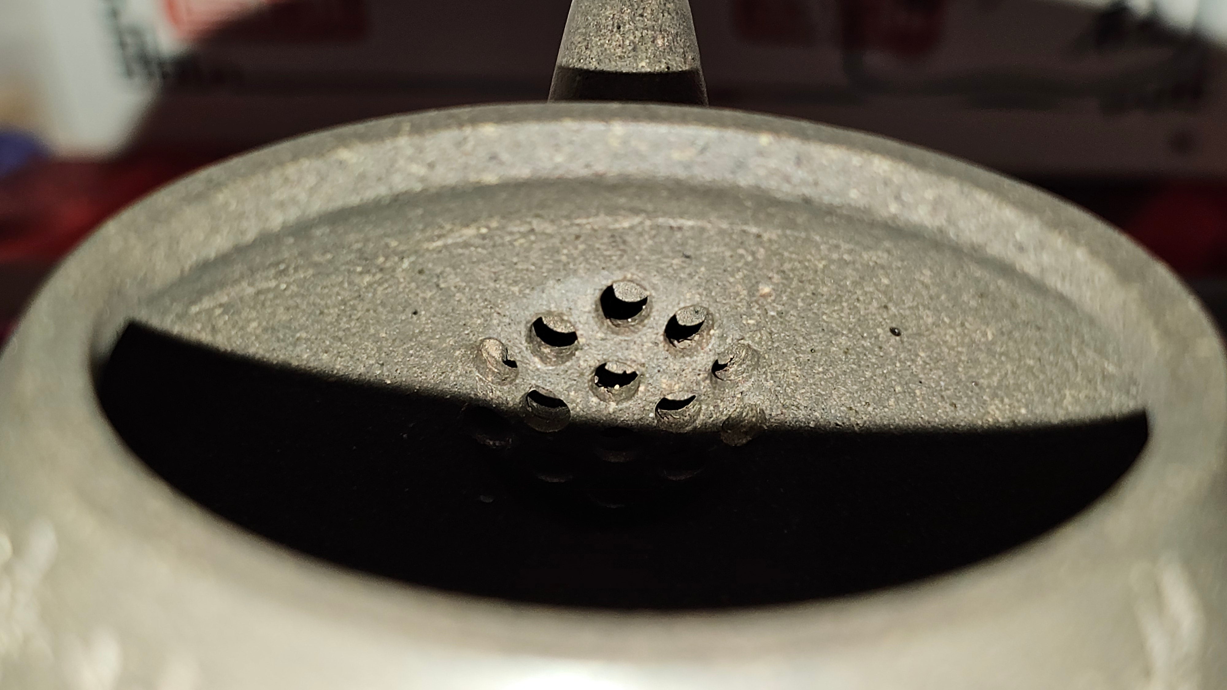 《秦权》"Qin Quan", 155.9ml, by L4 Assoc Master Artist Zhang Ke, Using Our Cao Family's Famous Qing Hui Duan Ni ~ Used and Endorsed by Premier Master Cao An Xiang 紫砂香炉一人曹安祥 ~ Congrats to Kungfu Master Mr J.G.! 1236hrs 31st Oct 2025, New Orleans, LA!