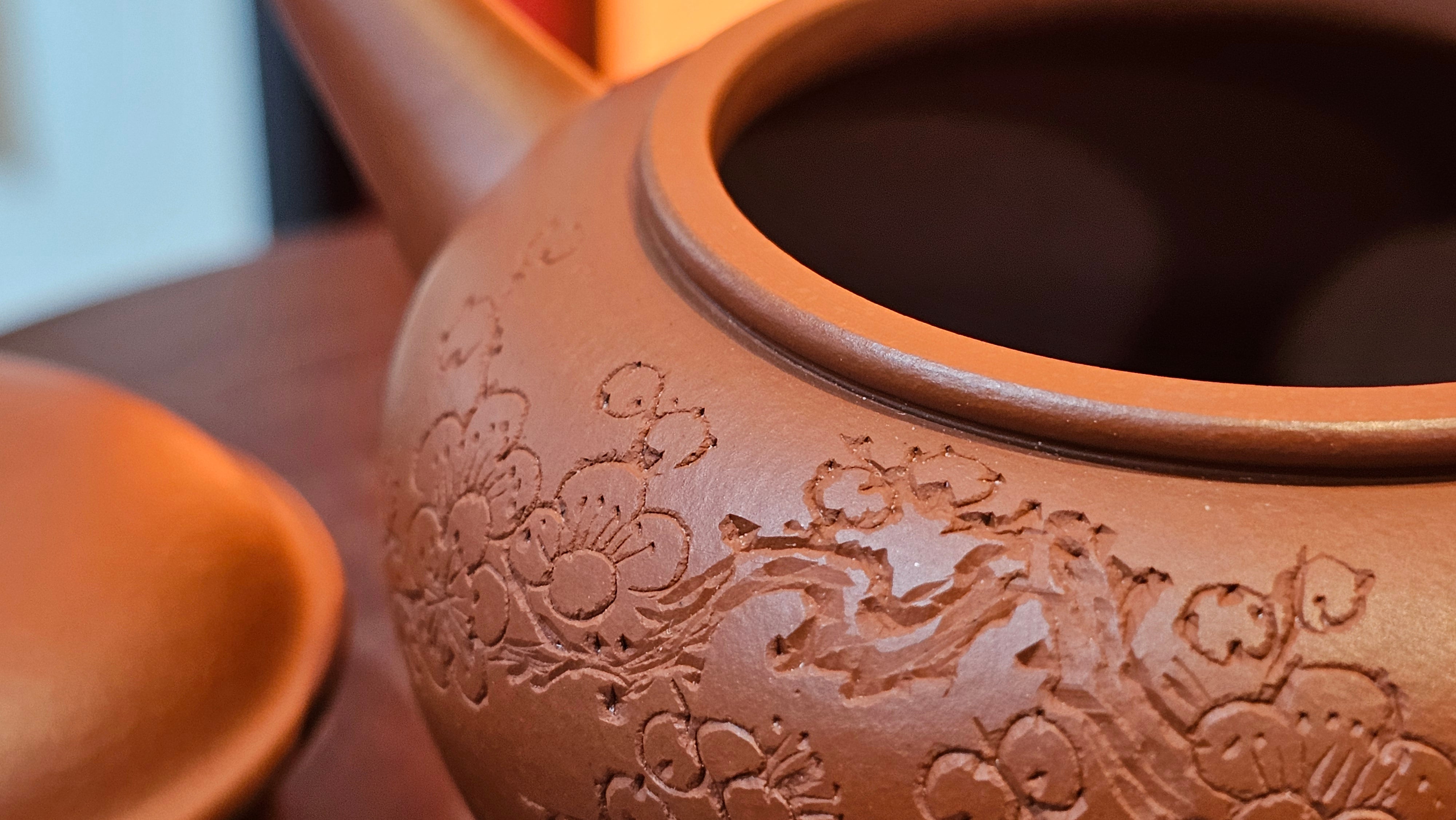 Shui Ping 水平, 150.5ml, Xiao Mei Yao Zhu Ni 小煤窑朱泥, by our Craftsman Chen Yue Fei 陈跃飞, Plum Blossoms Engraving by Craftsman Yi De Shu 一德书 ~!Congratulations to Mr A.C.! 1000hrs 7th Nov 2025, Seattle! WA!