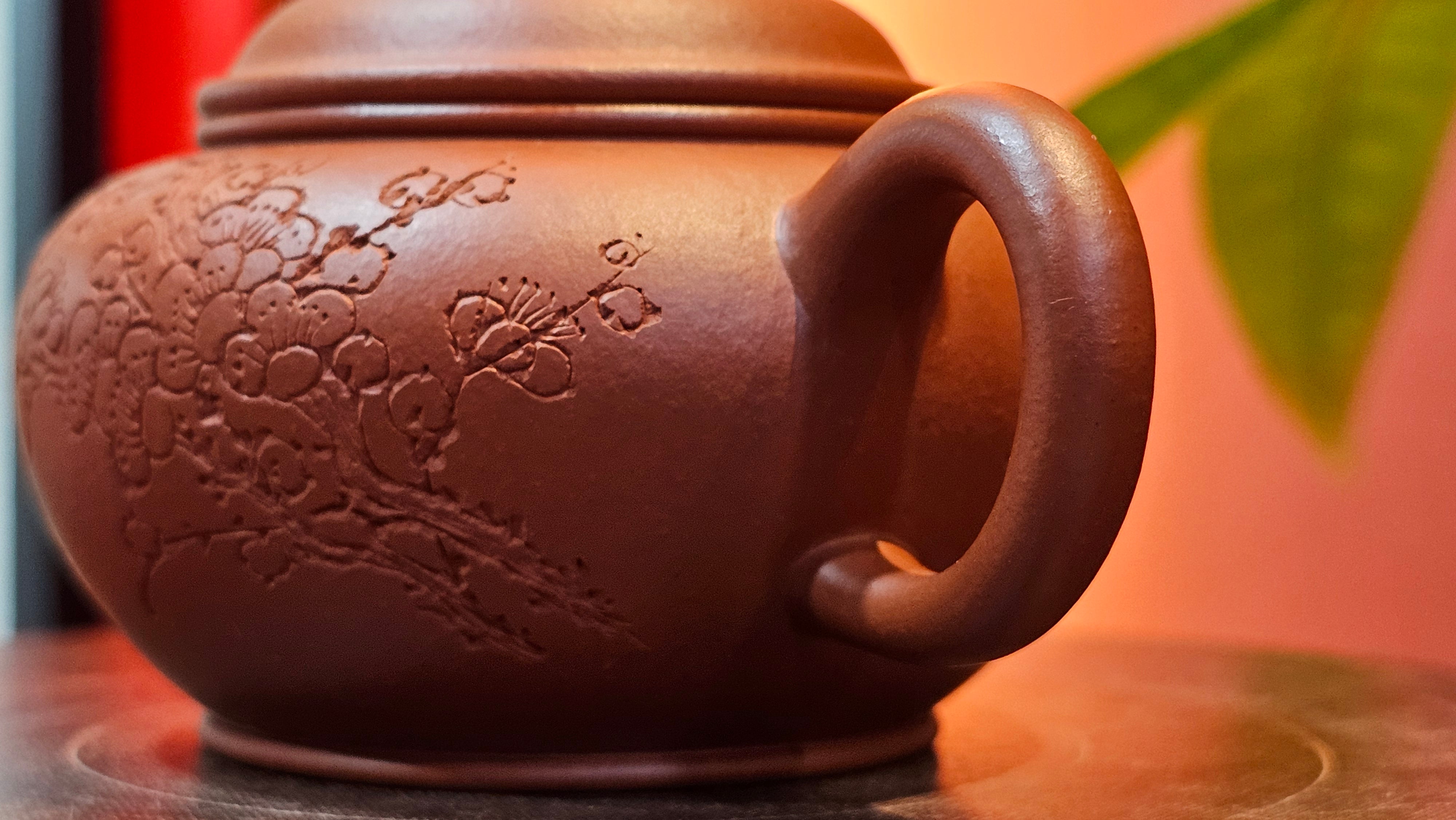 Shui Ping 水平, 150.5ml, Xiao Mei Yao Zhu Ni 小煤窑朱泥, by our Craftsman Chen Yue Fei 陈跃飞, Plum Blossoms Engraving by Craftsman Yi De Shu 一德书 ~!Congratulations to Mr A.C.! 1000hrs 7th Nov 2025, Seattle! WA!