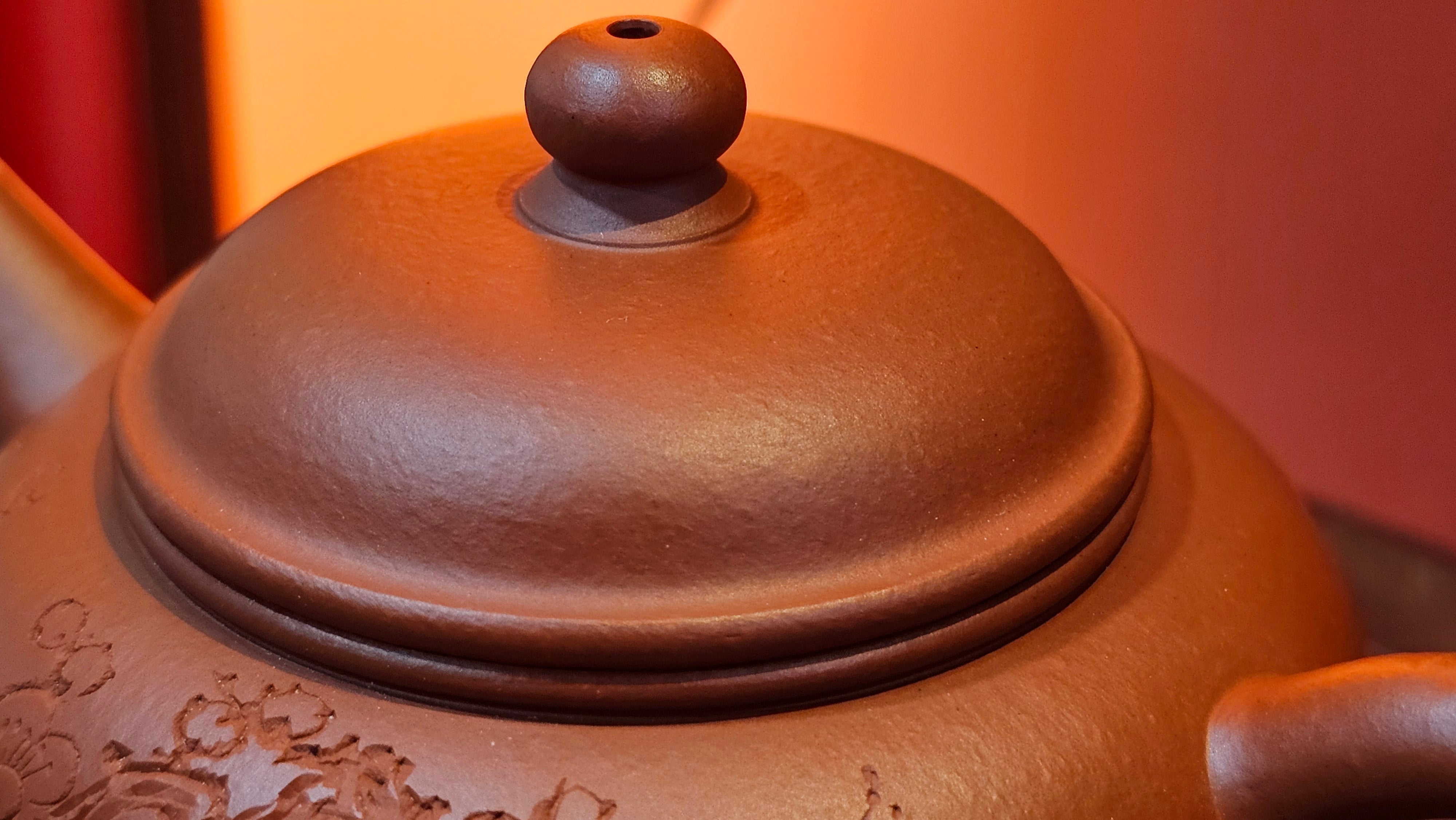 Shui Ping 水平, 150.5ml, Xiao Mei Yao Zhu Ni 小煤窑朱泥, by our Craftsman Chen Yue Fei 陈跃飞, Plum Blossoms Engraving by Craftsman Yi De Shu 一德书 ~!Congratulations to Mr A.C.! 1000hrs 7th Nov 2025, Seattle! WA!