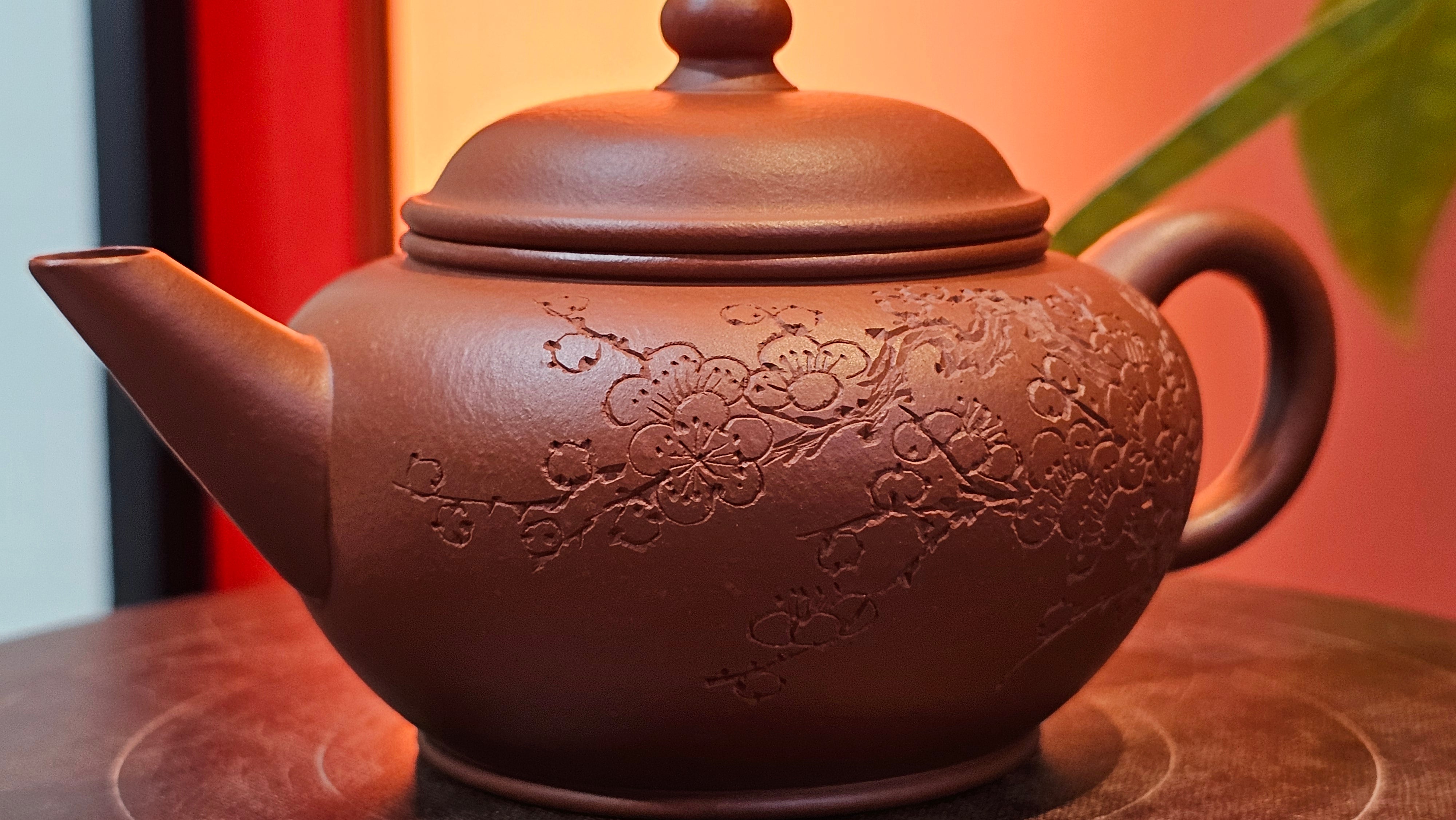 Shui Ping 水平, 150.5ml, Xiao Mei Yao Zhu Ni 小煤窑朱泥, by our Craftsman Chen Yue Fei 陈跃飞, Plum Blossoms Engraving by Craftsman Yi De Shu 一德书 ~!Congratulations to Mr A.C.! 1000hrs 7th Nov 2025, Seattle! WA!