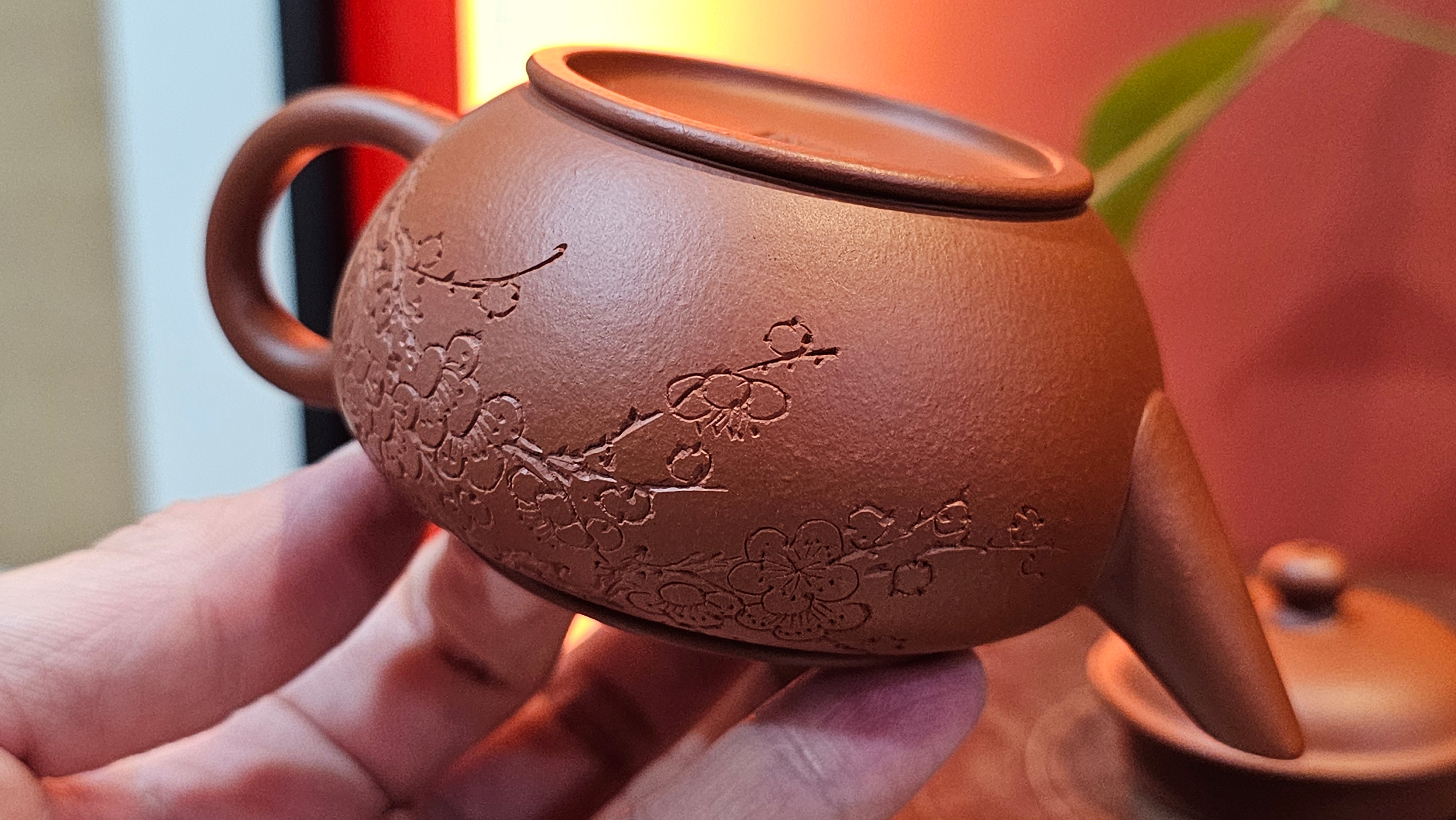 Shui Ping 水平, 150.5ml, Xiao Mei Yao Zhu Ni 小煤窑朱泥, by our Craftsman Chen Yue Fei 陈跃飞, Plum Blossoms Engraving by Craftsman Yi De Shu 一德书 ~!Congratulations to Mr A.C.! 1000hrs 7th Nov 2025, Seattle! WA!