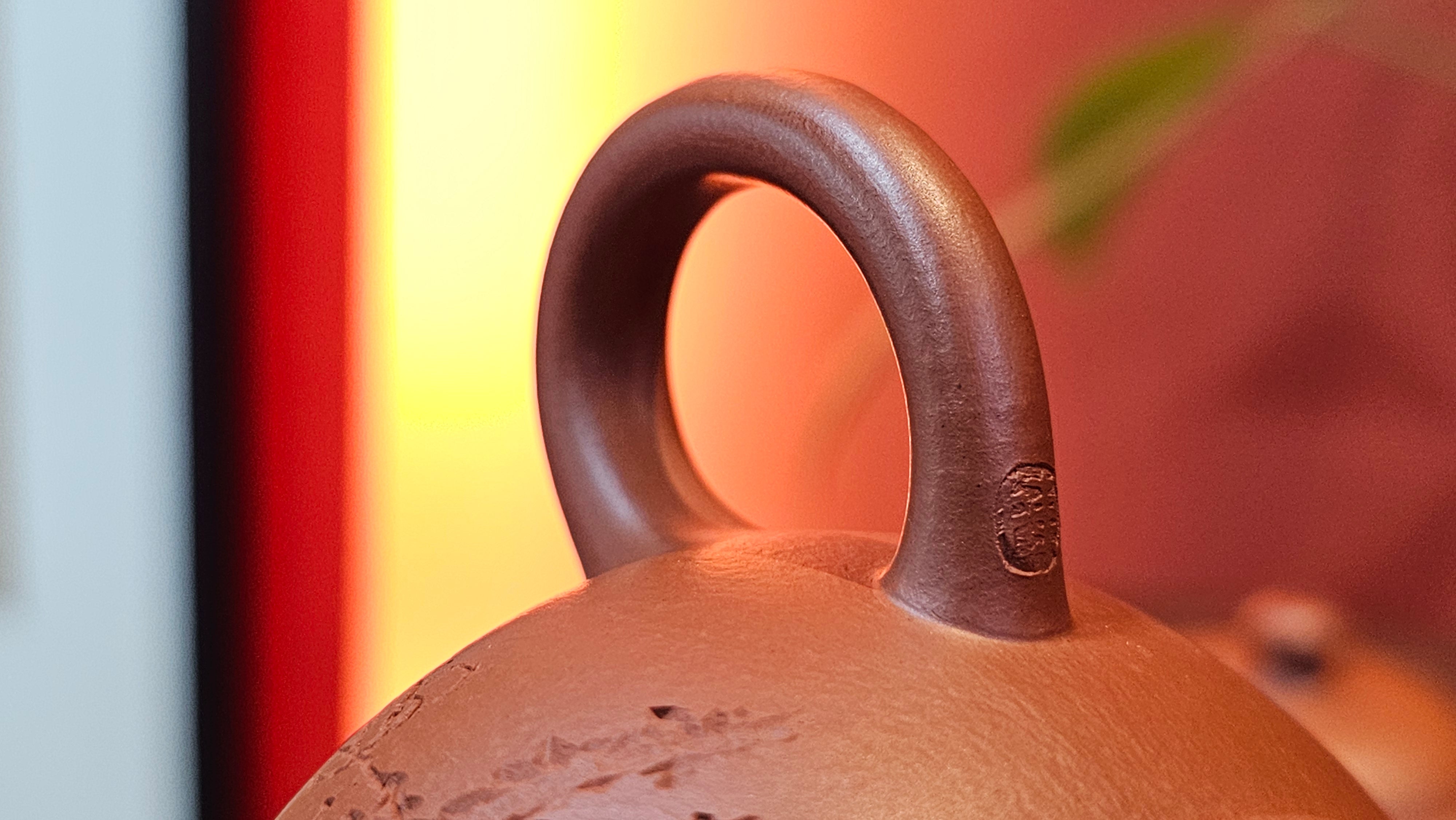 Shui Ping 水平, 150.5ml, Xiao Mei Yao Zhu Ni 小煤窑朱泥, by our Craftsman Chen Yue Fei 陈跃飞, Plum Blossoms Engraving by Craftsman Yi De Shu 一德书 ~!Congratulations to Mr A.C.! 1000hrs 7th Nov 2025, Seattle! WA!