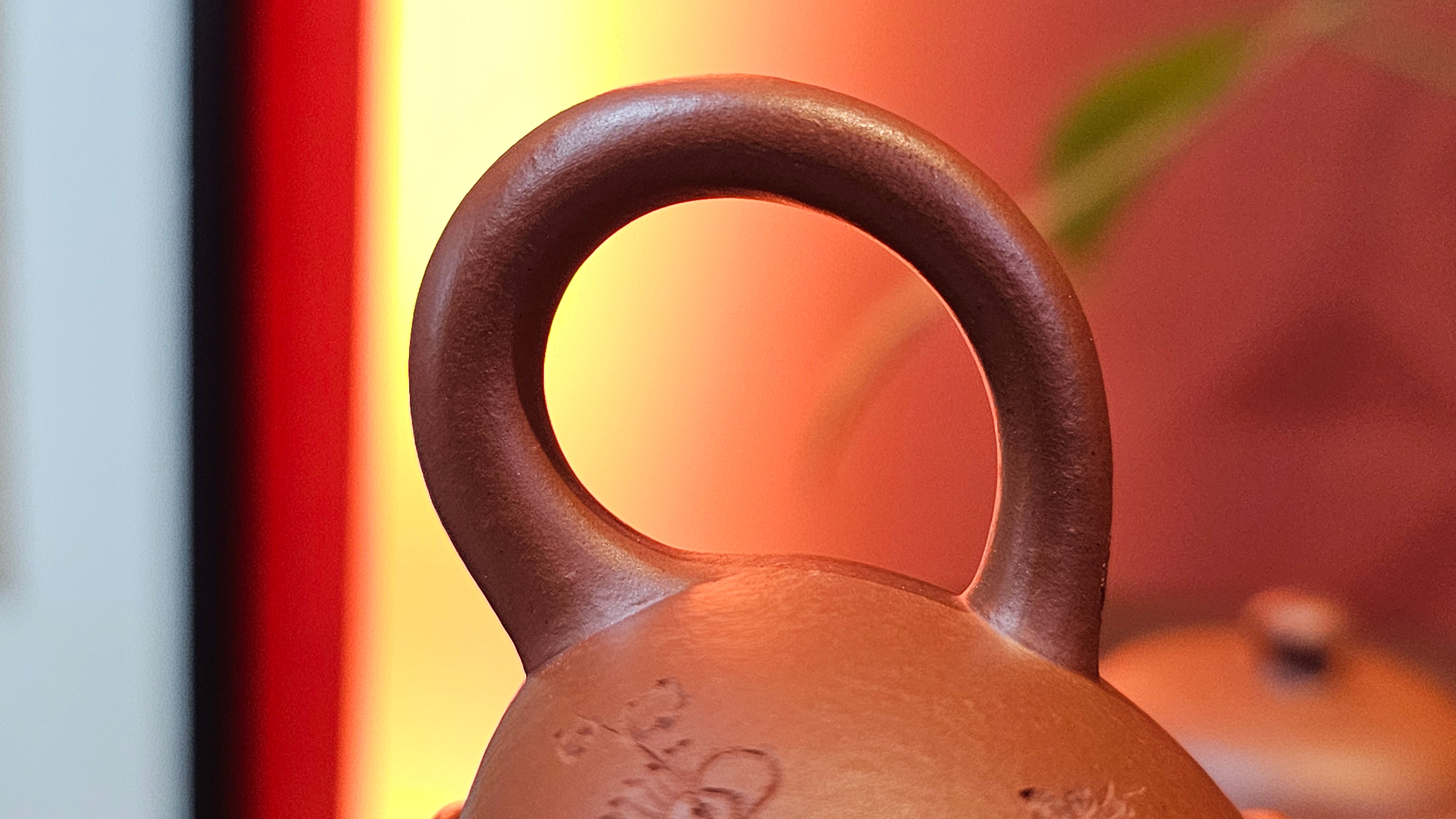 Shui Ping 水平, 150.5ml, Xiao Mei Yao Zhu Ni 小煤窑朱泥, by our Craftsman Chen Yue Fei 陈跃飞, Plum Blossoms Engraving by Craftsman Yi De Shu 一德书 ~!Congratulations to Mr A.C.! 1000hrs 7th Nov 2025, Seattle! WA!