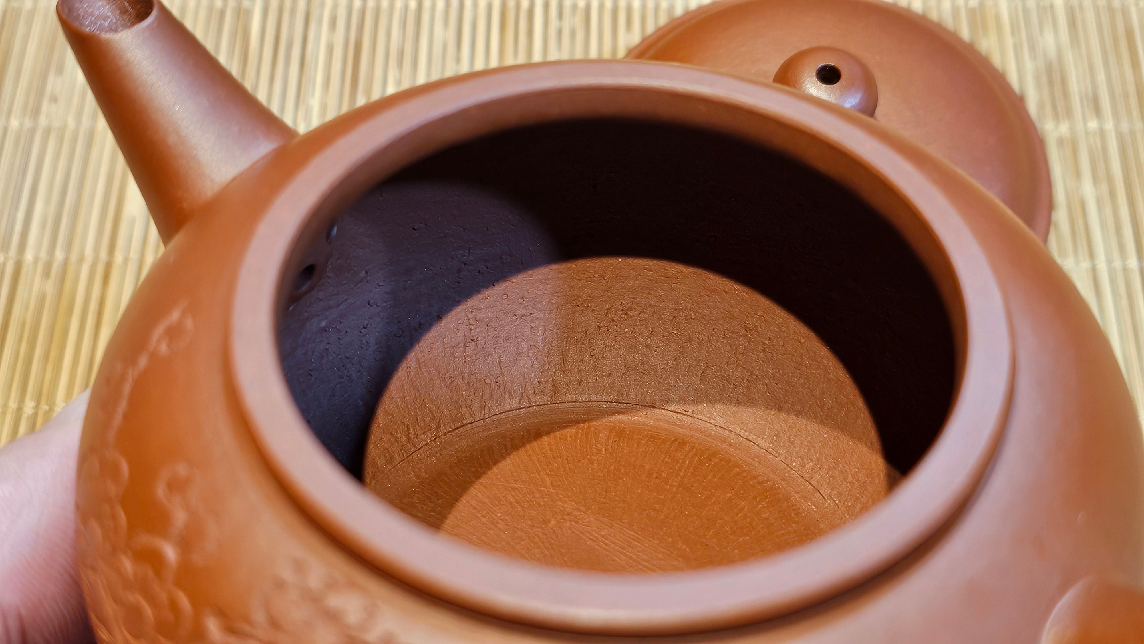 Shui Ping 水平, 150.5ml, Xiao Mei Yao Zhu Ni 小煤窑朱泥, by our Craftsman Chen Yue Fei 陈跃飞, Plum Blossoms Engraving by Craftsman Yi De Shu 一德书 ~!Congratulations to Mr A.C.! 1000hrs 7th Nov 2025, Seattle! WA!