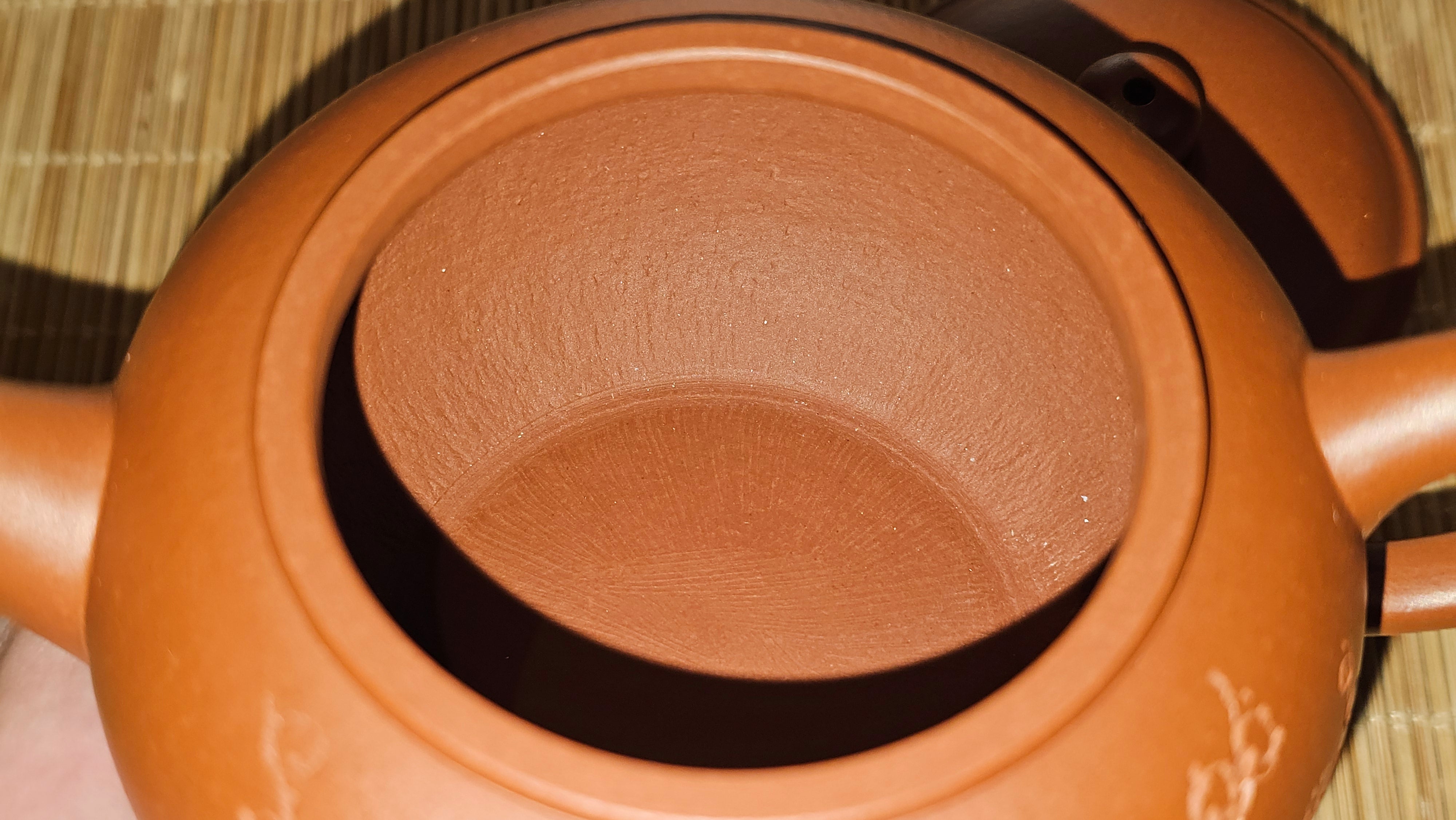 Shui Ping 水平, 150.5ml, Xiao Mei Yao Zhu Ni 小煤窑朱泥, by our Craftsman Chen Yue Fei 陈跃飞, Plum Blossoms Engraving by Craftsman Yi De Shu 一德书 ~!Congratulations to Mr A.C.! 1000hrs 7th Nov 2025, Seattle! WA!