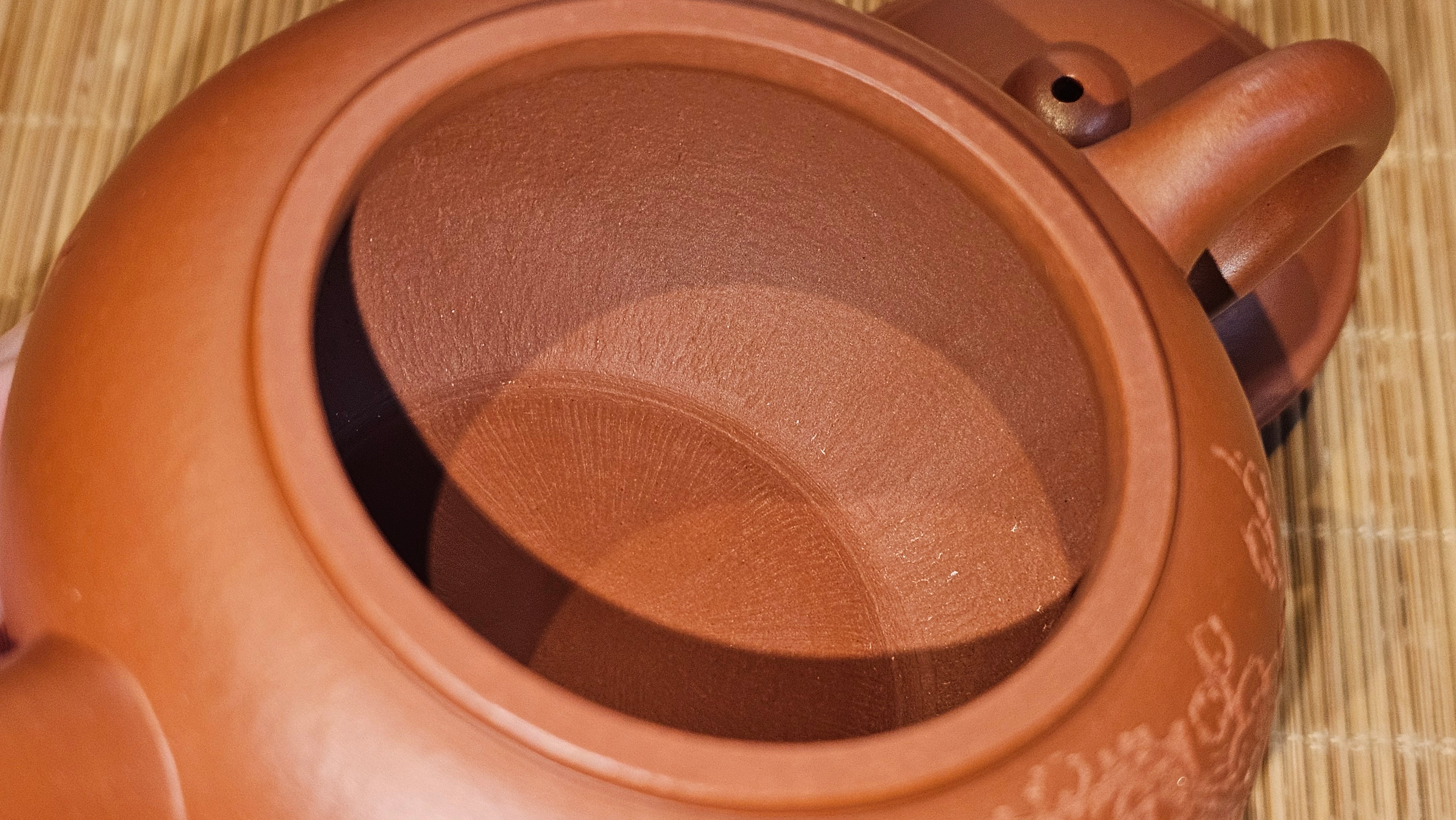 Shui Ping 水平, 150.5ml, Xiao Mei Yao Zhu Ni 小煤窑朱泥, by our Craftsman Chen Yue Fei 陈跃飞, Plum Blossoms Engraving by Craftsman Yi De Shu 一德书 ~!Congratulations to Mr A.C.! 1000hrs 7th Nov 2025, Seattle! WA!