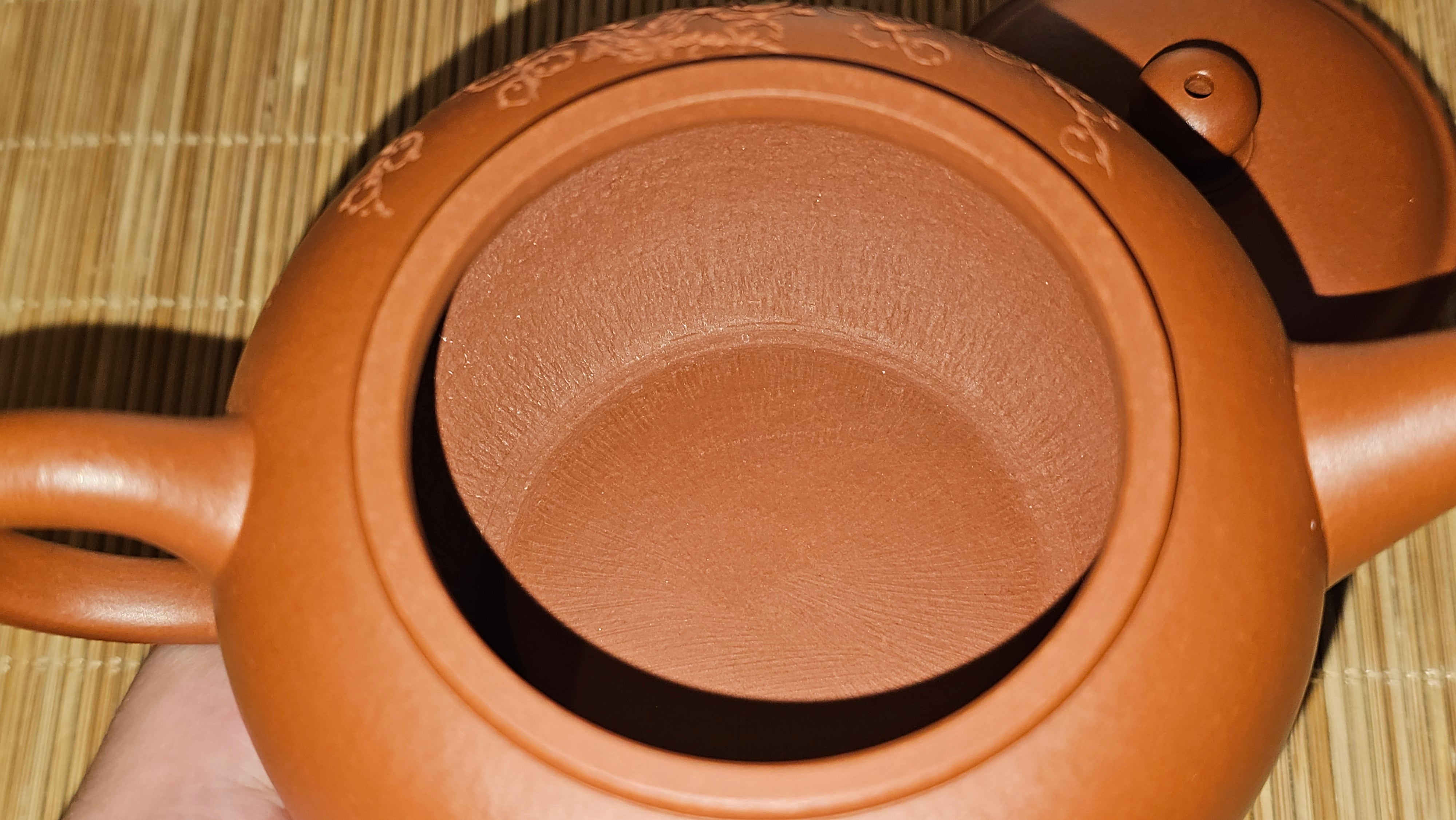 Shui Ping 水平, 150.5ml, Xiao Mei Yao Zhu Ni 小煤窑朱泥, by our Craftsman Chen Yue Fei 陈跃飞, Plum Blossoms Engraving by Craftsman Yi De Shu 一德书 ~!Congratulations to Mr A.C.! 1000hrs 7th Nov 2025, Seattle! WA!