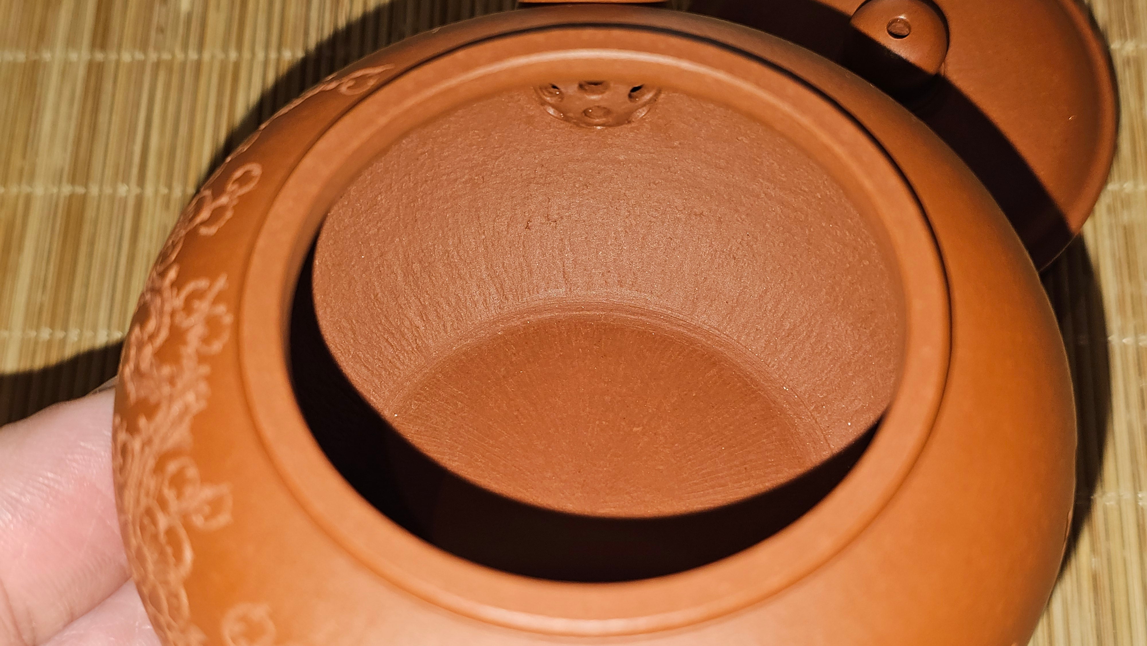 Shui Ping 水平, 150.5ml, Xiao Mei Yao Zhu Ni 小煤窑朱泥, by our Craftsman Chen Yue Fei 陈跃飞, Plum Blossoms Engraving by Craftsman Yi De Shu 一德书 ~!Congratulations to Mr A.C.! 1000hrs 7th Nov 2025, Seattle! WA!