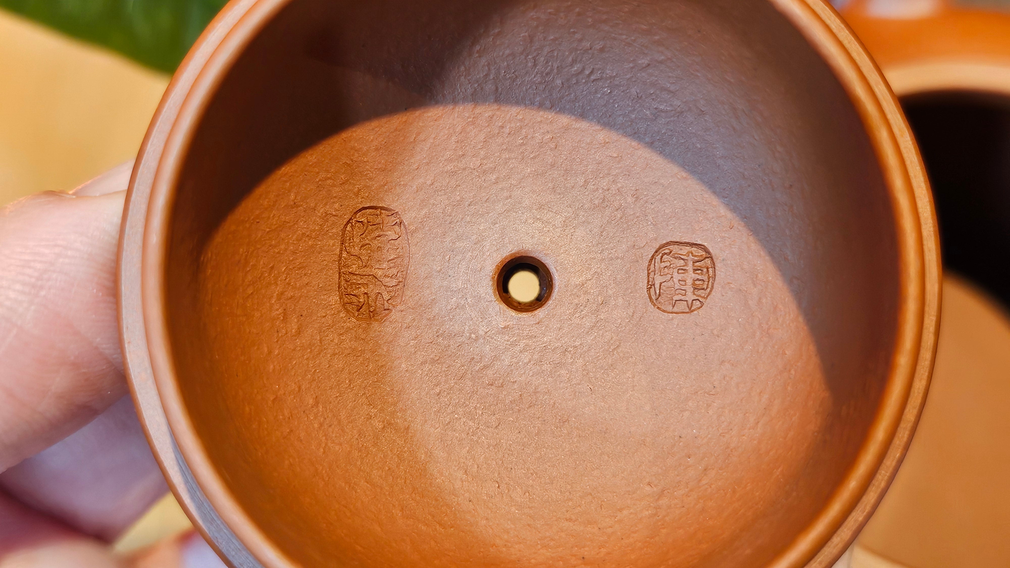 Shui Ping 水平, 150.5ml, Xiao Mei Yao Zhu Ni 小煤窑朱泥, by our Craftsman Chen Yue Fei 陈跃飞, Plum Blossoms Engraving by Craftsman Yi De Shu 一德书 ~!Congratulations to Mr A.C.! 1000hrs 7th Nov 2025, Seattle! WA!