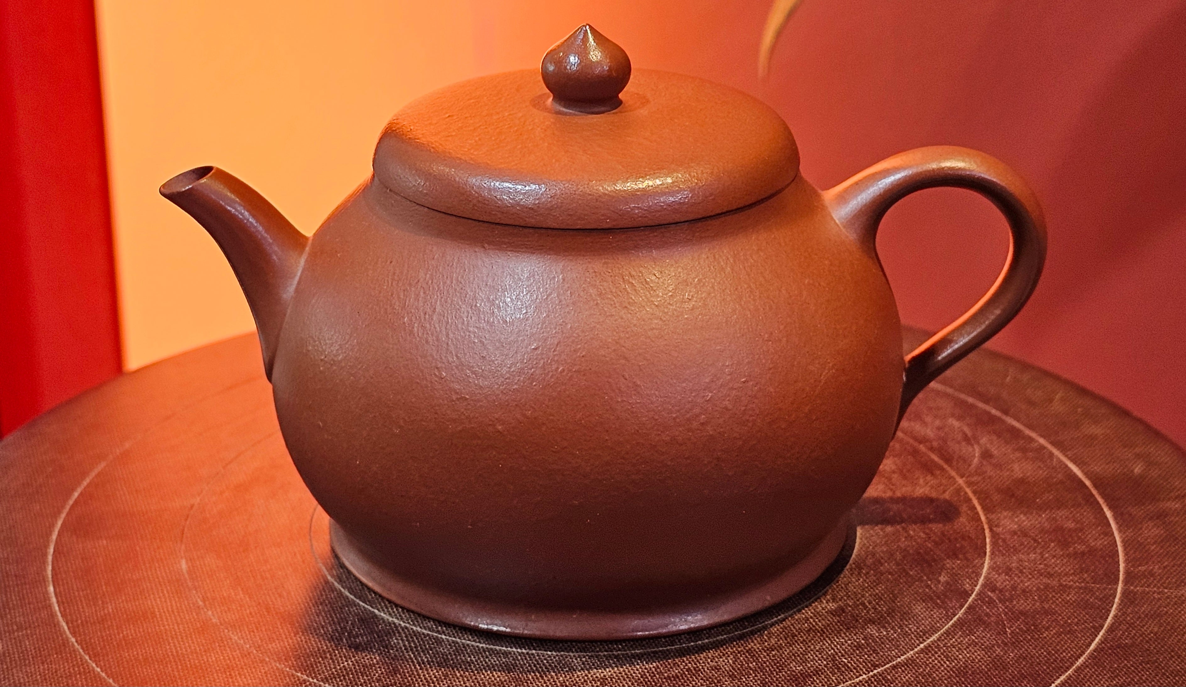 Yi Pin Hu, 178.5ml, Xiao Mei Yao Zhu Ni 小煤窑朱泥,  by Craftsman Chen Yue Fei 陈跃飞 ~!Congratulations to Ms M.P.! 2126hrs 1st Dec 2025, West Palm Beach! FL!