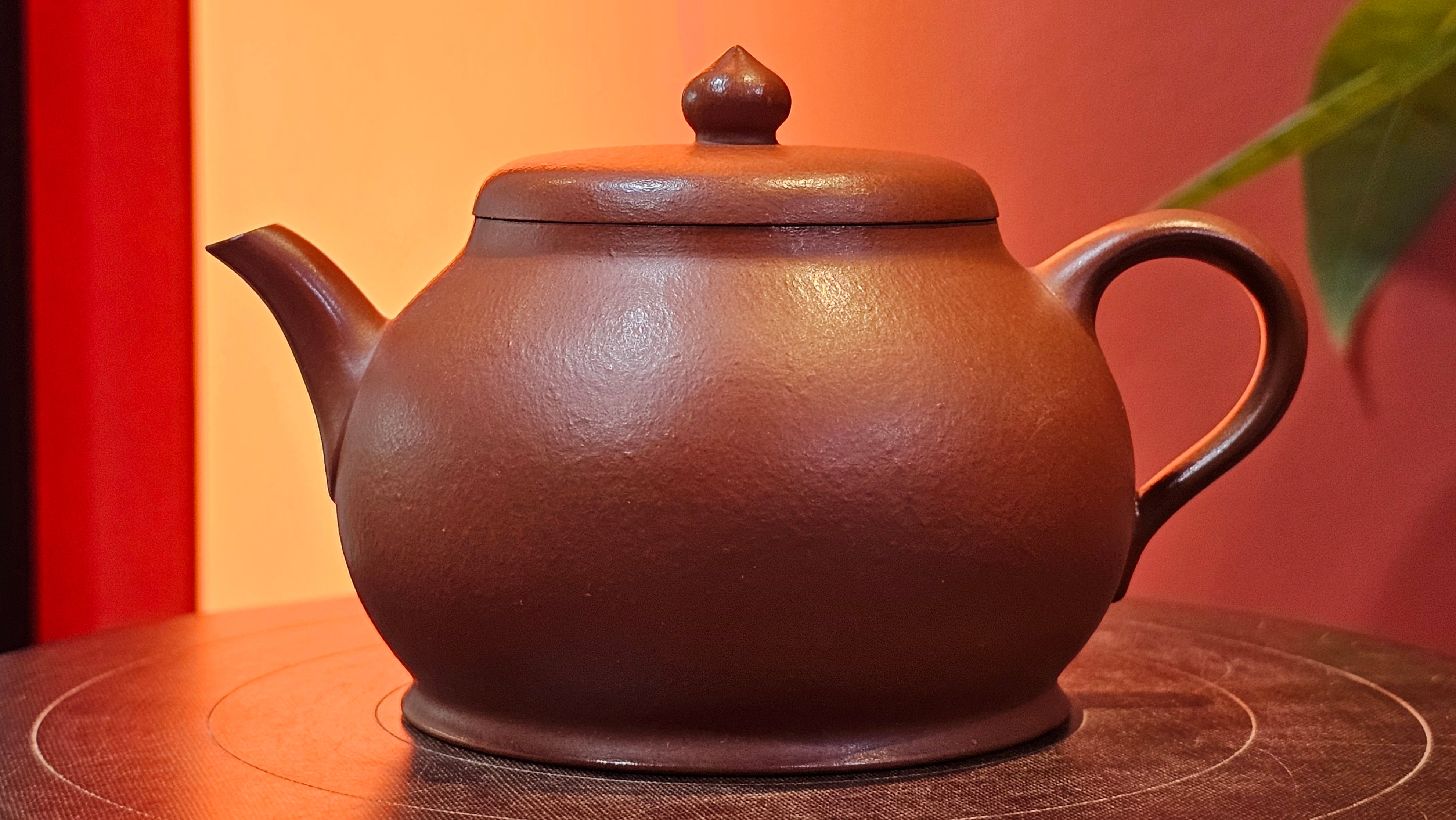 Yi Pin Hu, 178.5ml, Xiao Mei Yao Zhu Ni 小煤窑朱泥,  by Craftsman Chen Yue Fei 陈跃飞 ~!Congratulations to Ms M.P.! 2126hrs 1st Dec 2025, West Palm Beach! FL!