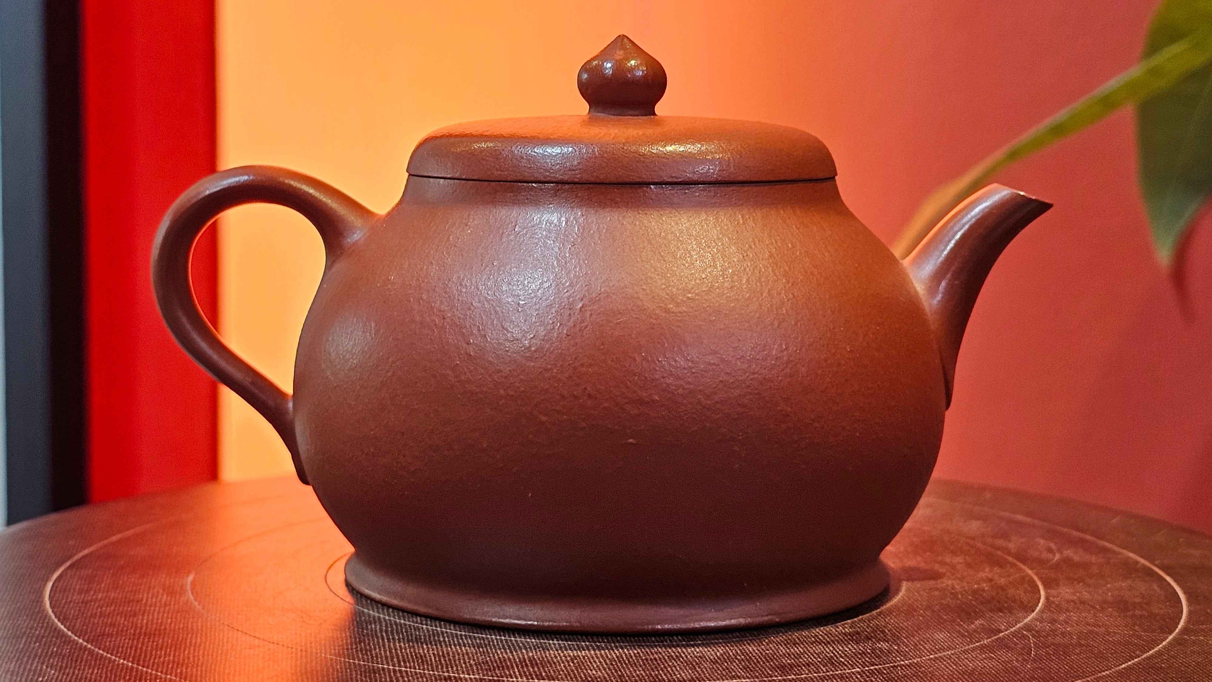 Yi Pin Hu, 178.5ml, Xiao Mei Yao Zhu Ni 小煤窑朱泥,  by Craftsman Chen Yue Fei 陈跃飞 ~!Congratulations to Ms M.P.! 2126hrs 1st Dec 2025, West Palm Beach! FL!