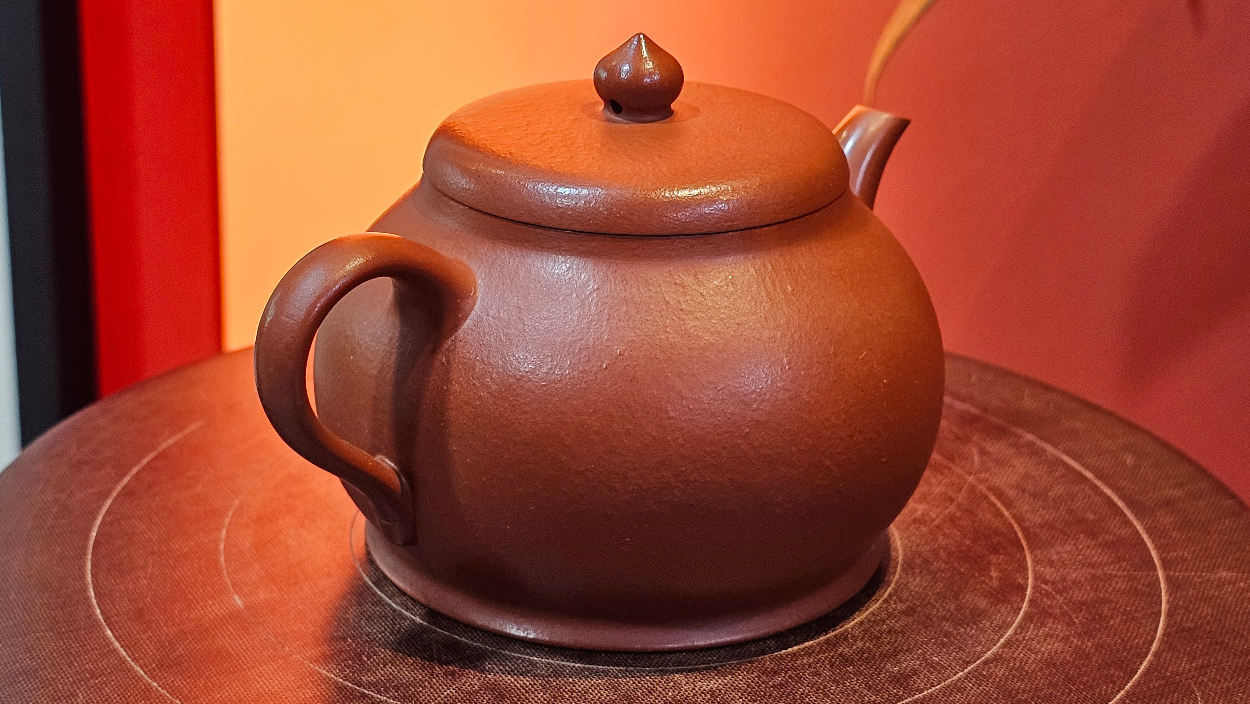 Yi Pin Hu, 178.5ml, Xiao Mei Yao Zhu Ni 小煤窑朱泥,  by Craftsman Chen Yue Fei 陈跃飞 ~!Congratulations to Ms M.P.! 2126hrs 1st Dec 2025, West Palm Beach! FL!