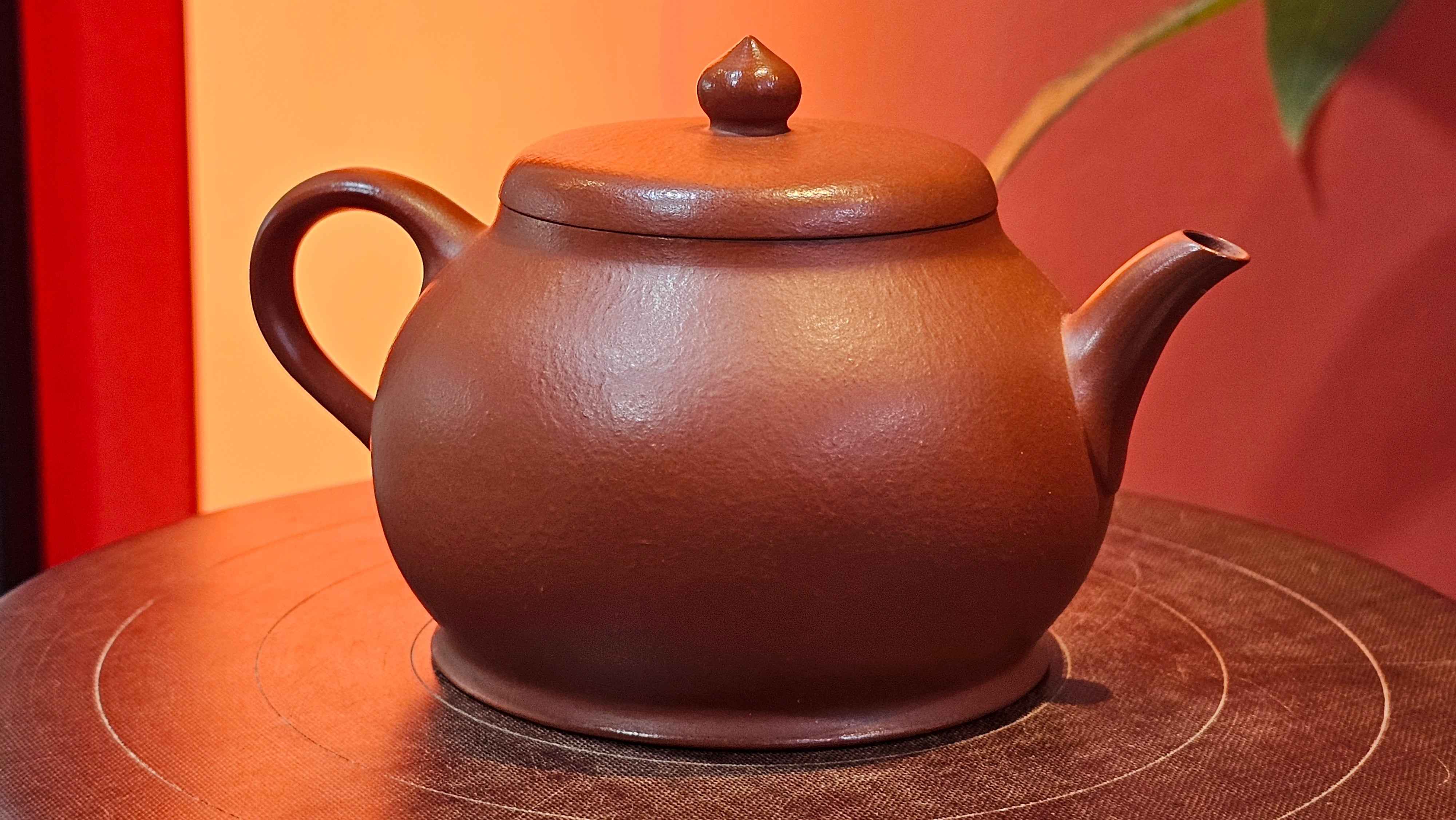 Yi Pin Hu, 178.5ml, Xiao Mei Yao Zhu Ni 小煤窑朱泥,  by Craftsman Chen Yue Fei 陈跃飞 ~!Congratulations to Ms M.P.! 2126hrs 1st Dec 2025, West Palm Beach! FL!