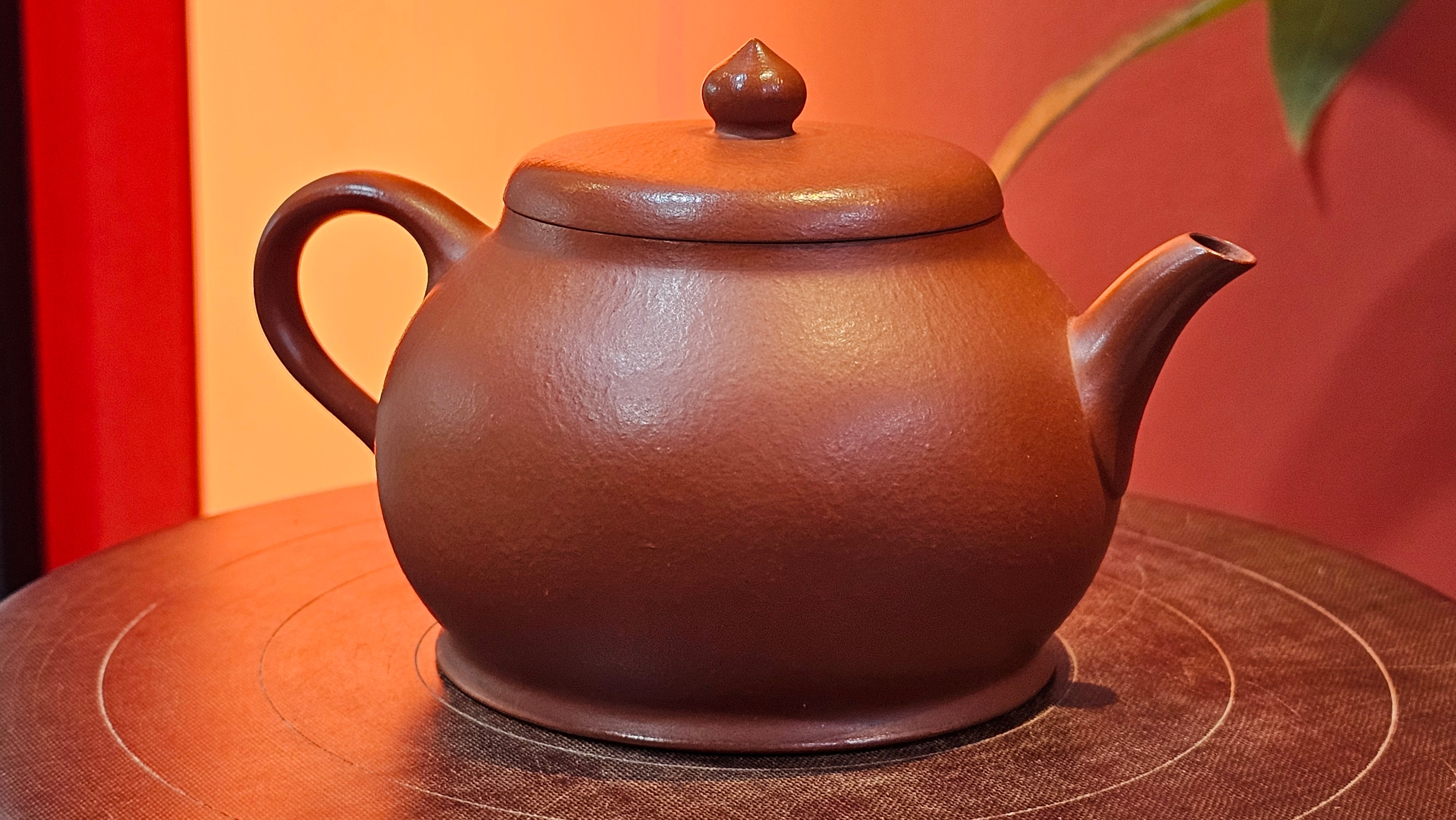 Yi Pin Hu, 178.5ml, Xiao Mei Yao Zhu Ni 小煤窑朱泥,  by Craftsman Chen Yue Fei 陈跃飞 ~!Congratulations to Ms M.P.! 2126hrs 1st Dec 2025, West Palm Beach! FL!