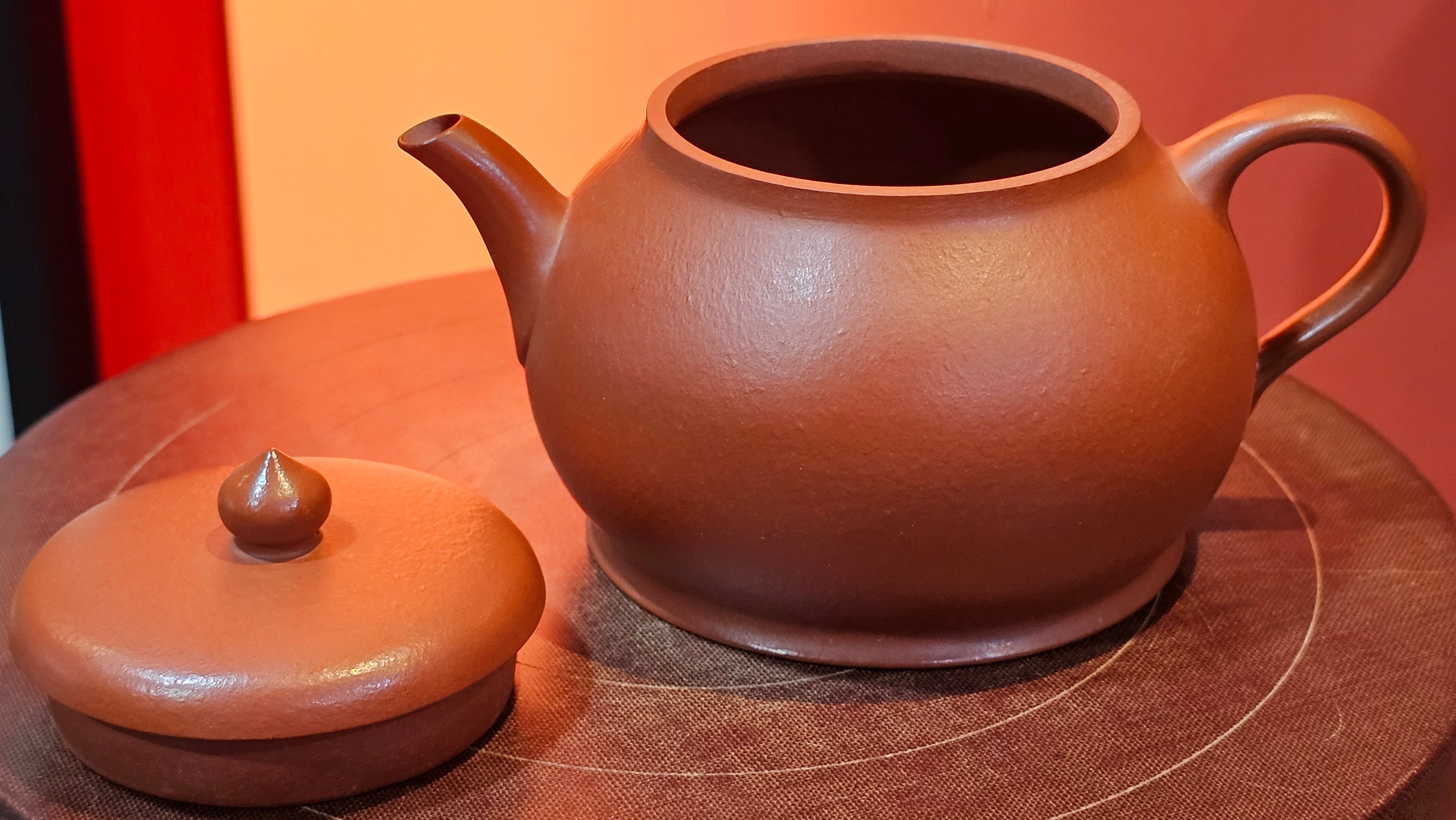 Yi Pin Hu, 178.5ml, Xiao Mei Yao Zhu Ni 小煤窑朱泥,  by Craftsman Chen Yue Fei 陈跃飞 ~!Congratulations to Ms M.P.! 2126hrs 1st Dec 2025, West Palm Beach! FL!