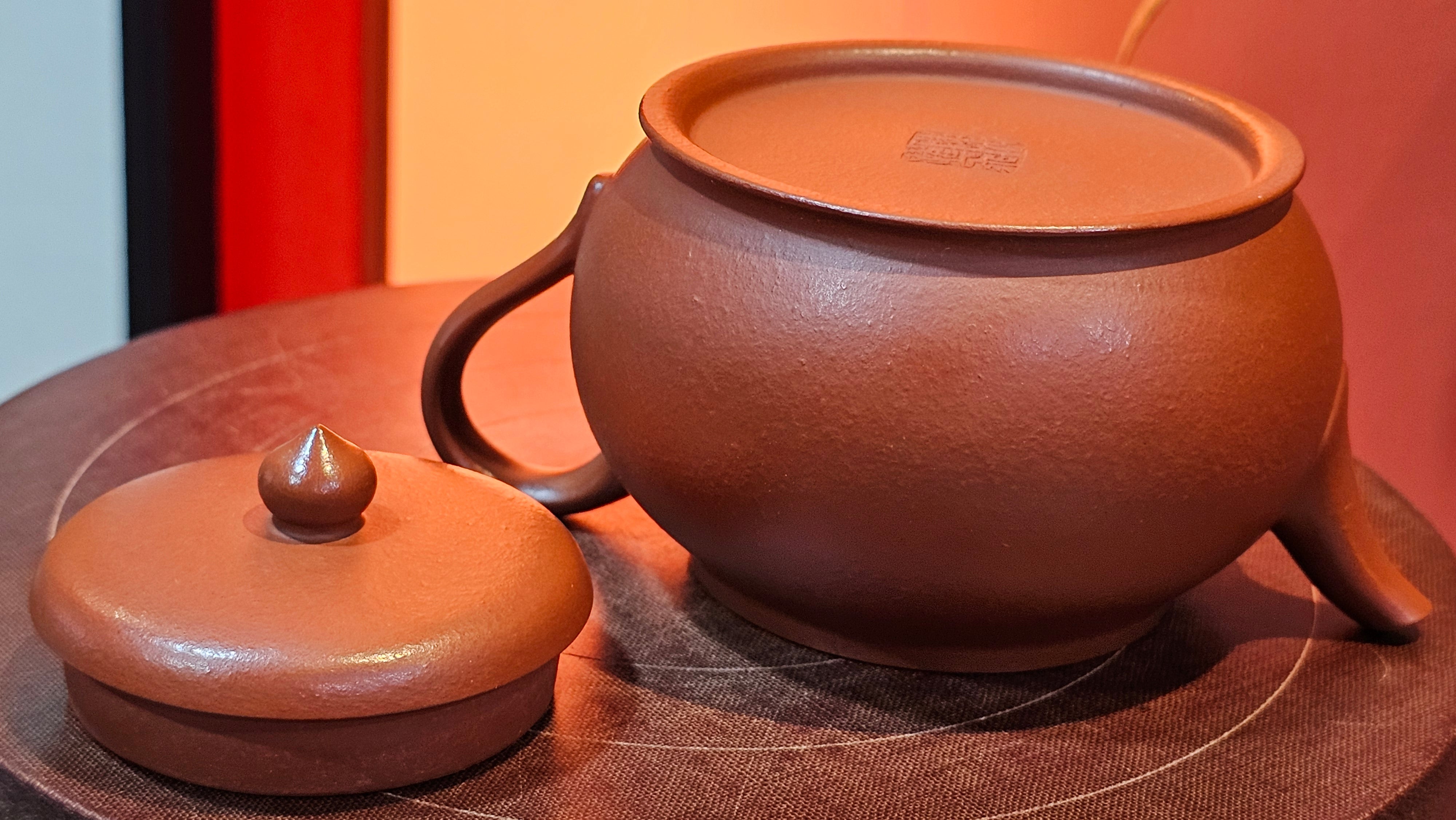 Yi Pin Hu, 178.5ml, Xiao Mei Yao Zhu Ni 小煤窑朱泥,  by Craftsman Chen Yue Fei 陈跃飞 ~!Congratulations to Ms M.P.! 2126hrs 1st Dec 2025, West Palm Beach! FL!