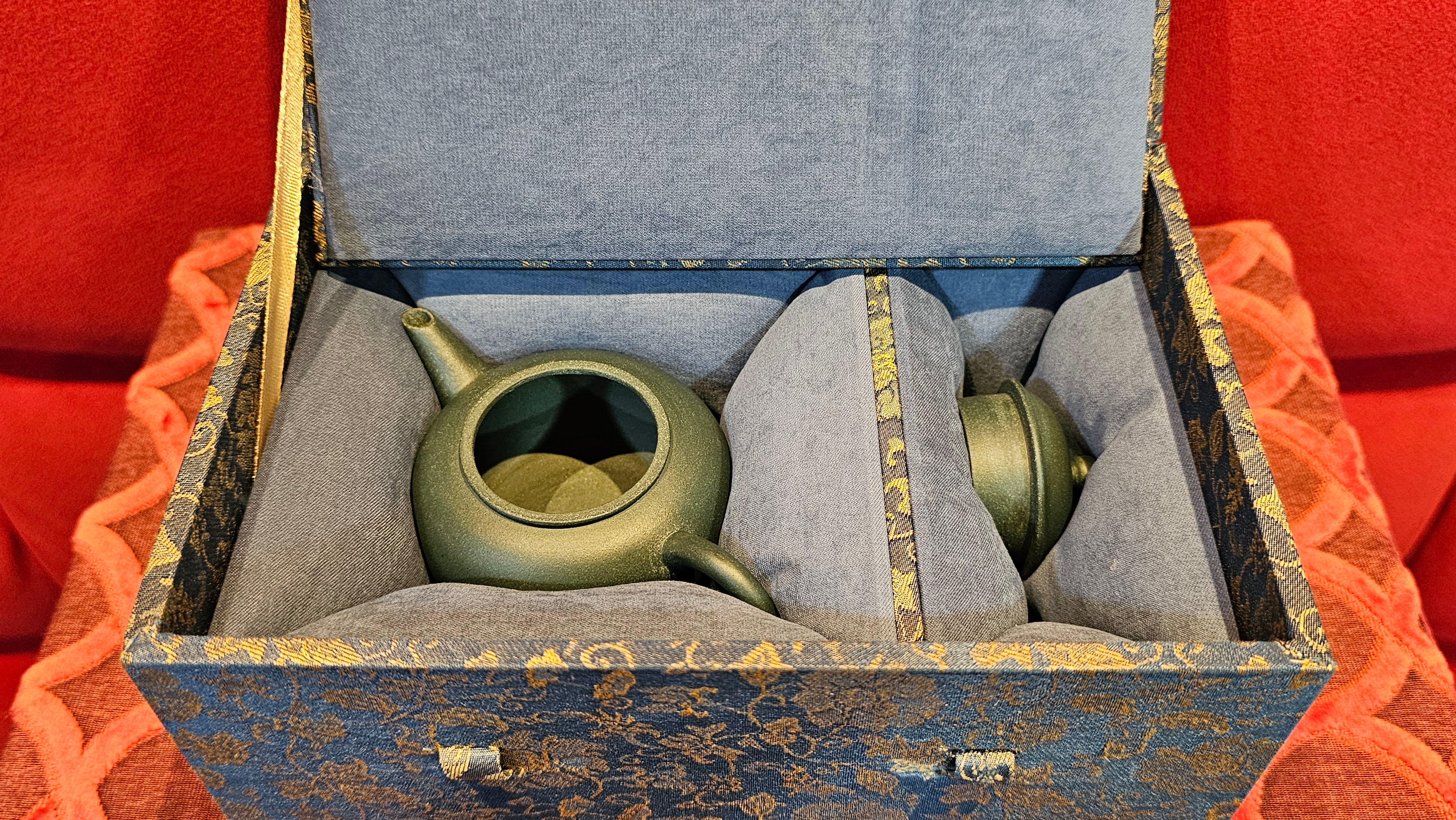 《薄胎水平》"Thin-Walled Construct ~ Shui Ping", 98.5ml!, by L4 Assoc Master Artist Zhang Ke, Using Our Cao Family's Cherished Min Guo Lü Ni, Endorsed by Premier Master Cao An Xiang. 4th Frame: FLOATING illustration VIDEO!~Congrats to Mr W.W.!