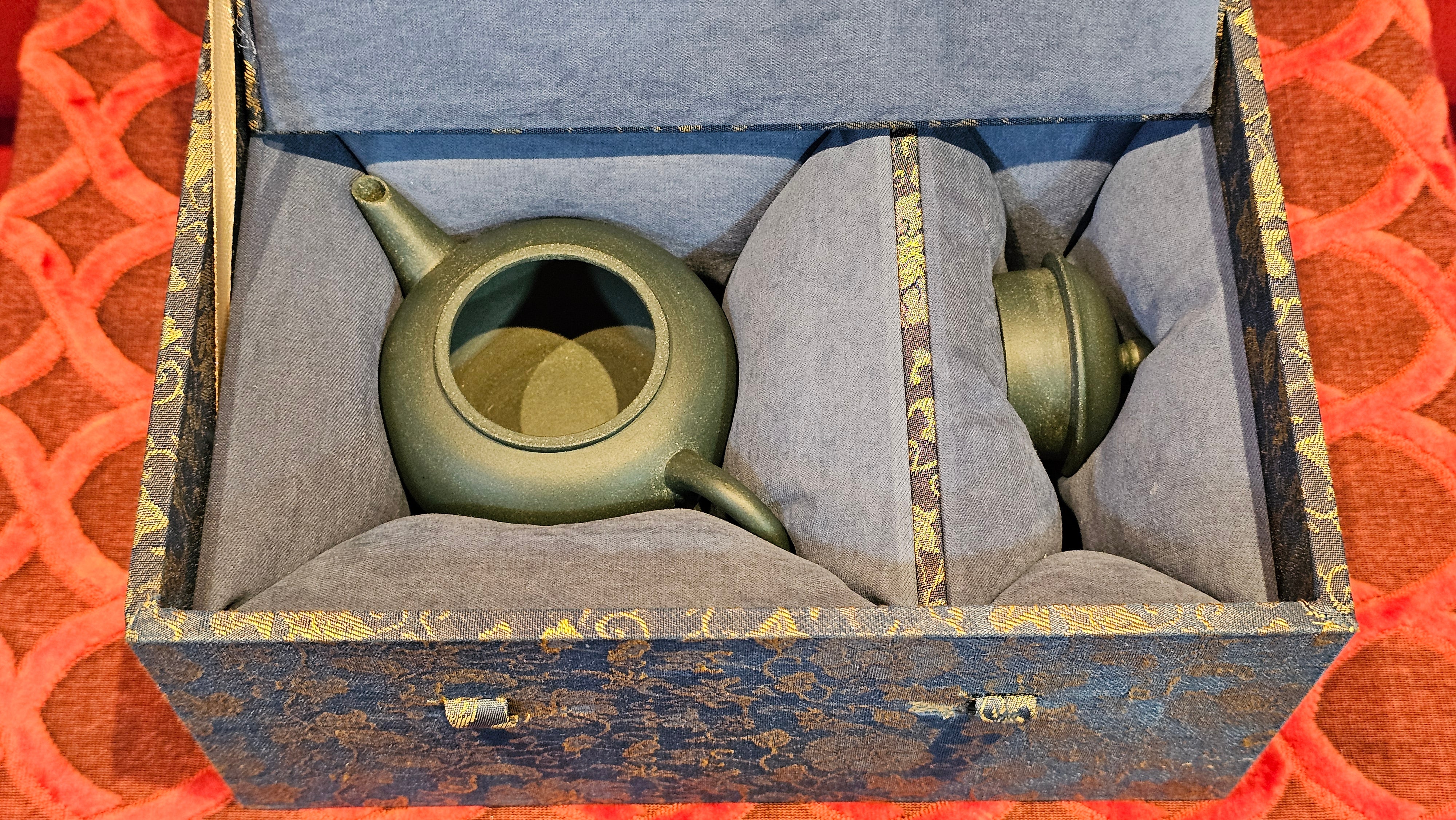 《薄胎水平》"Thin-Walled Construct ~ Shui Ping", 98.5ml!, by L4 Assoc Master Artist Zhang Ke, Using Our Cao Family's Cherished Min Guo Lü Ni, Endorsed by Premier Master Cao An Xiang. 4th Frame: FLOATING illustration VIDEO!~Congrats to Mr W.W.!