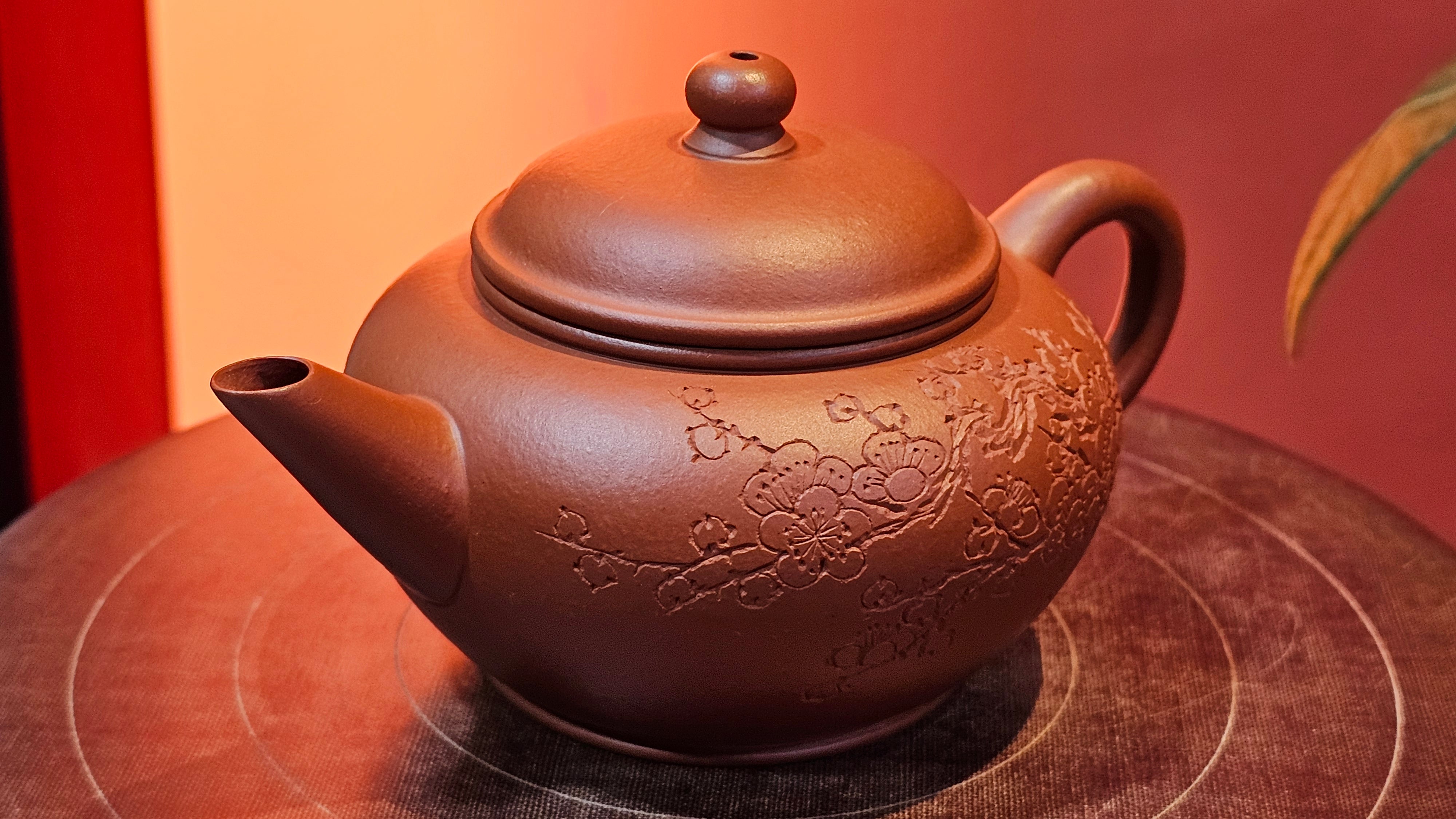 Shui Ping 水平, 155.8ml, Xiao Mei Yao Zhu Ni 小煤窑朱泥, by our Craftsman Chen Yue Fei 陈跃飞, Plum Blossoms Engraving by Craftsman Yi De Shu 一德书 ~ Congratulations!to Mr P.T.! 1410hrs 9th Nov 2025, Chandler! AZ!