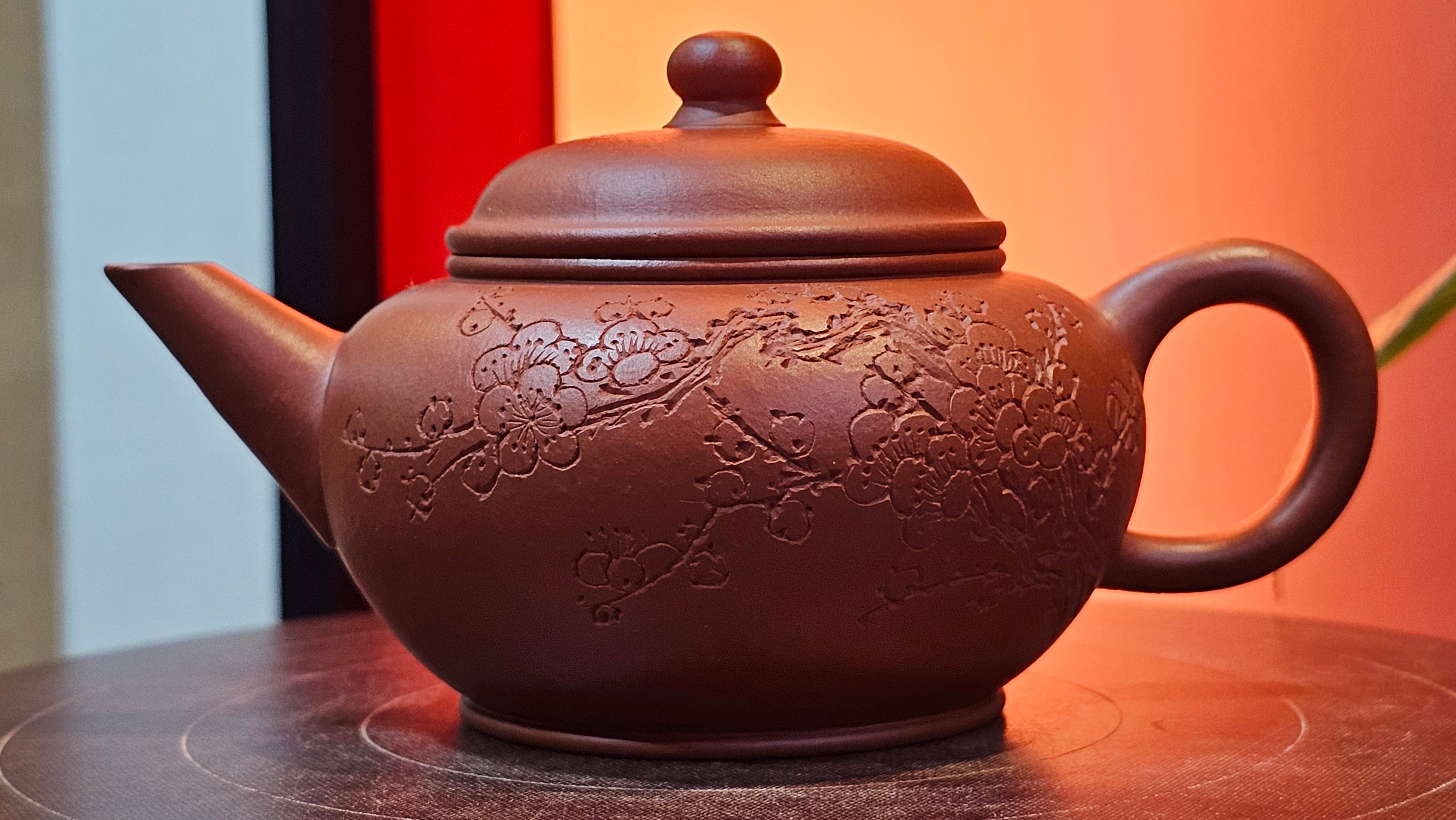 Shui Ping 水平, 155.5ml, Xiao Mei Yao Zhu Ni 小煤窑朱泥, by our Craftsman Chen Yue Fei 陈跃飞, Plum Blossoms Engraving by Craftsman Yi De Shu 一德书 ~!Congratulations to Mr A.D.P.! 1127hrs 12th Nov 2025, Forest! Belgium🇧🇪!