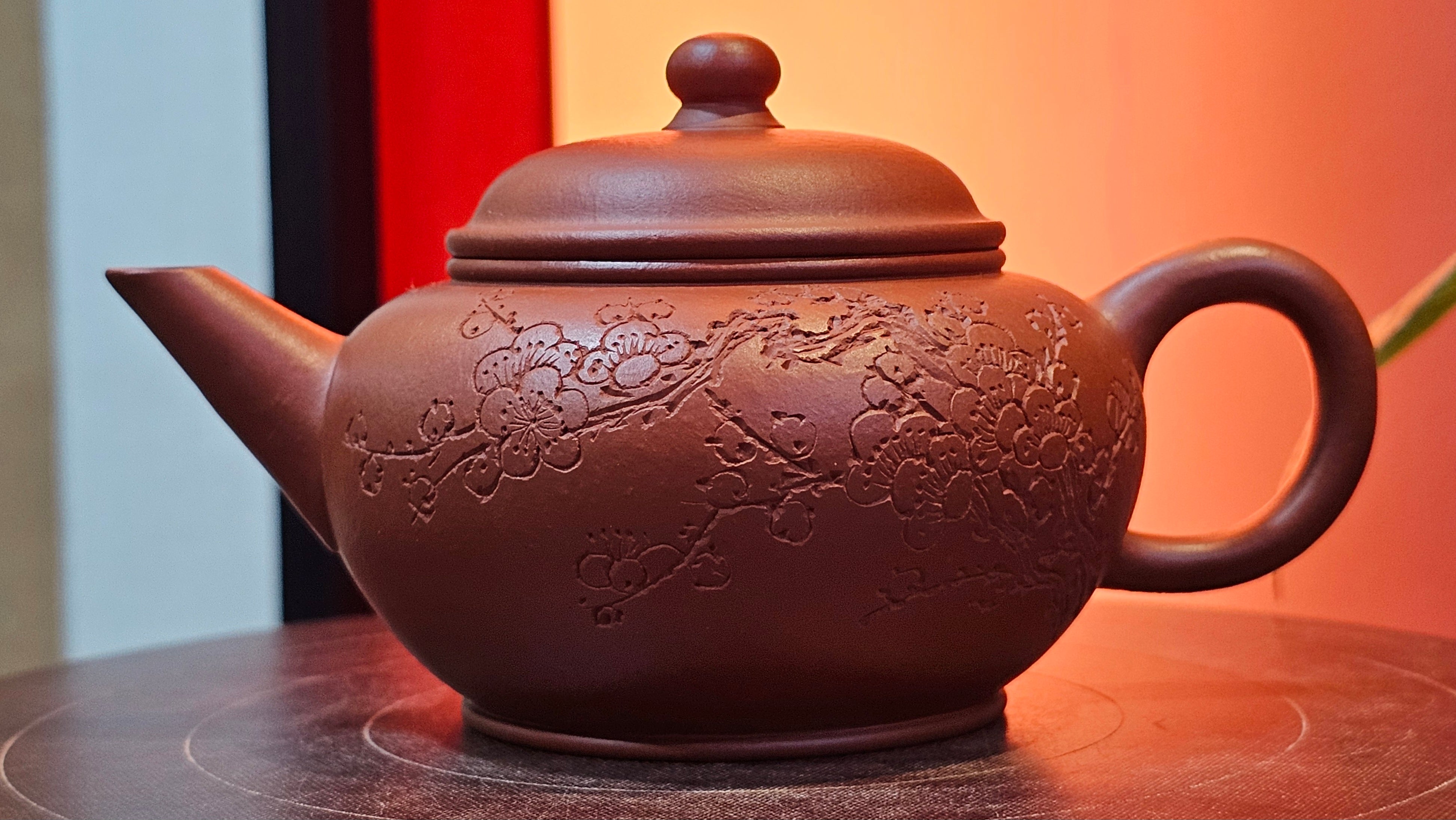 Shui Ping 水平, 155.5ml, Xiao Mei Yao Zhu Ni 小煤窑朱泥, by our Craftsman Chen Yue Fei 陈跃飞, Plum Blossoms Engraving by Craftsman Yi De Shu 一德书 ~!Congratulations to Mr A.D.P.! 1127hrs 12th Nov 2025, Forest! Belgium🇧🇪!