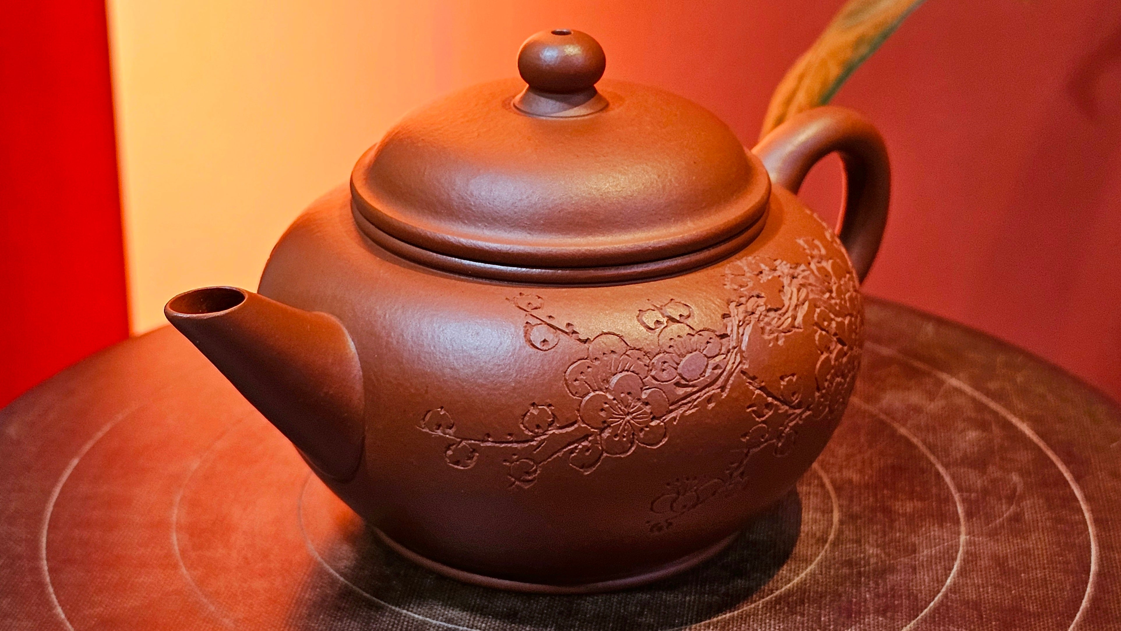 Shui Ping 水平, 155.5ml, Xiao Mei Yao Zhu Ni 小煤窑朱泥, by our Craftsman Chen Yue Fei 陈跃飞, Plum Blossoms Engraving by Craftsman Yi De Shu 一德书 ~!Congratulations to Mr A.D.P.! 1127hrs 12th Nov 2025, Forest! Belgium🇧🇪!