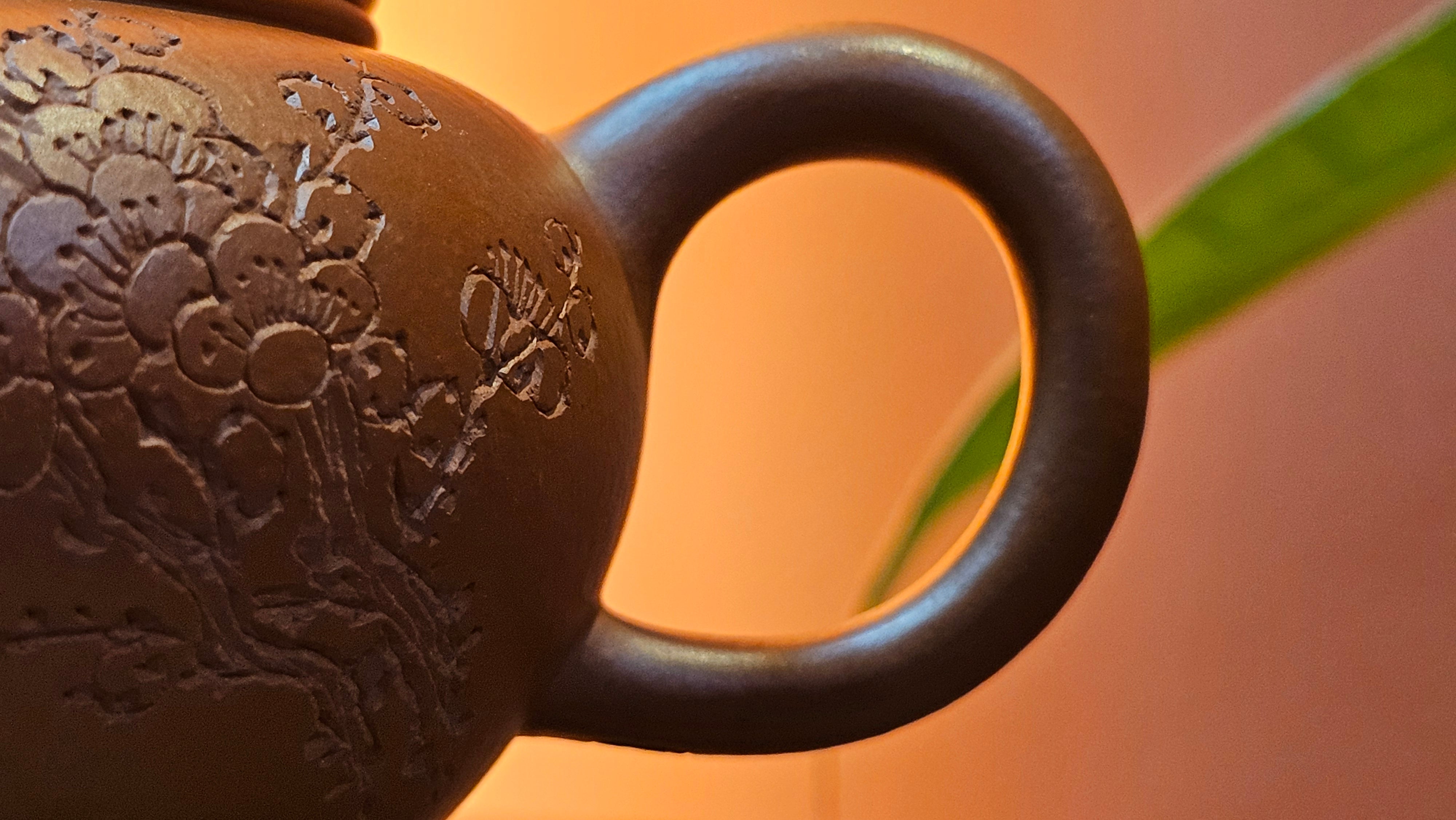 Shui Ping 水平, 155.5ml, Xiao Mei Yao Zhu Ni 小煤窑朱泥, by our Craftsman Chen Yue Fei 陈跃飞, Plum Blossoms Engraving by Craftsman Yi De Shu 一德书 ~!Congratulations to Mr A.D.P.! 1127hrs 12th Nov 2025, Forest! Belgium🇧🇪!